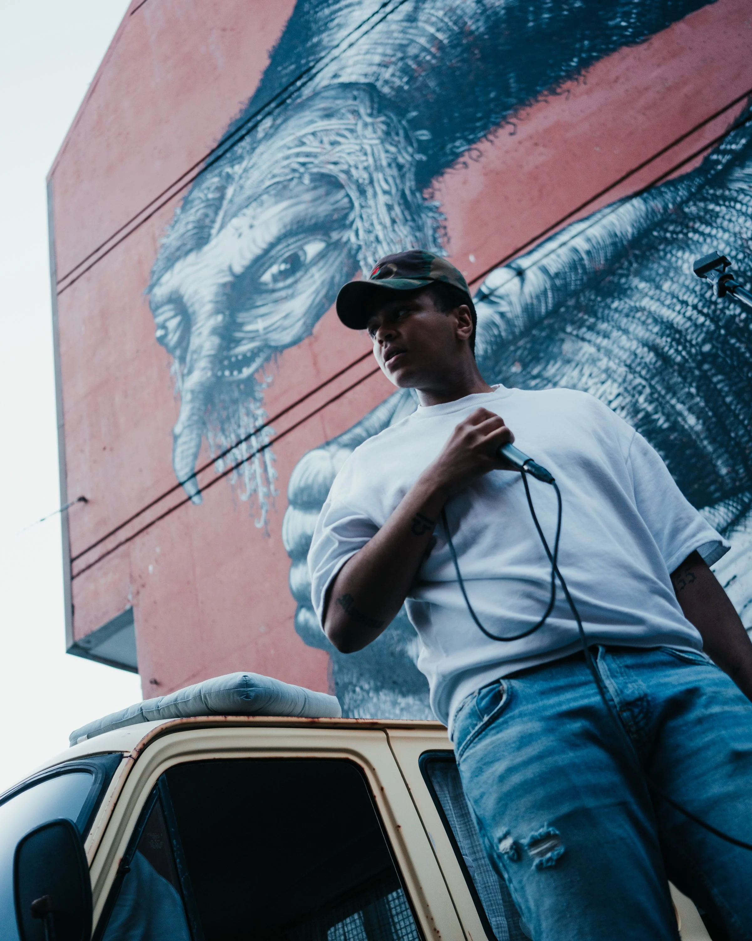 Dokumentarisk fotograf i Nord-Norge med oppdrag innen journalistikk, magasiner, events, bryllup og corporate foto. Bildene er tatt i Bodø, Tromsø, Lofoten og Nordland, med fokus på ekte øyeblikk, mennesker og arktisk hverdagsliv.