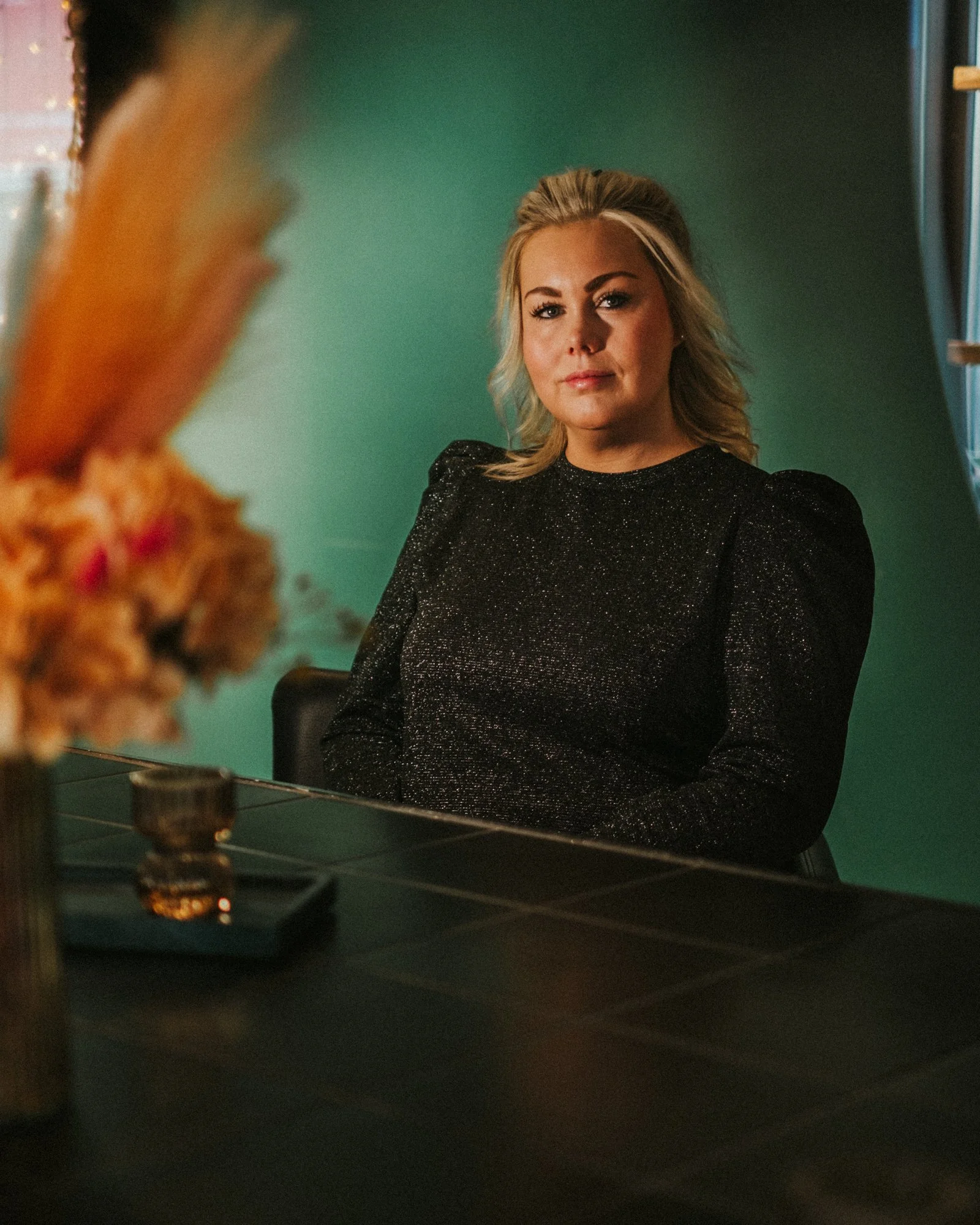 Photographer with a documentary and journalistic style, covering events, weddings, and corporate assignments in the Arctic and Northern Norway. Experience from Bodø, Tromsø, Lofoten, and the Nordland region.