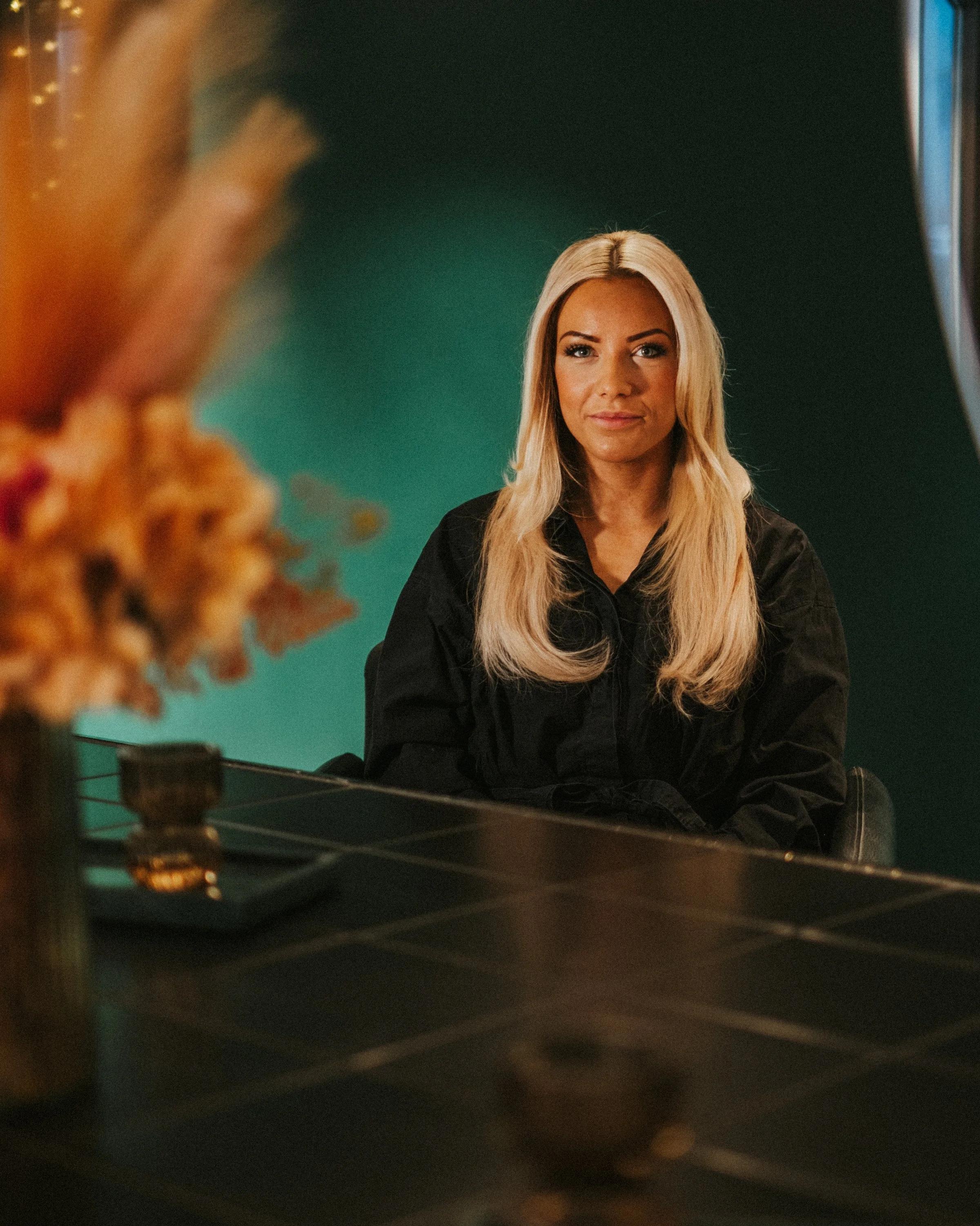 Fotograf med bakgrunn i journalistikk og redaksjonelt arbeid for magasiner, virksomheter og organisasjoner. Dokumentarisk foto produsert i Nord-Norge og Arktis, med prosjekter i Bodø, Tromsø, Lofoten og Nordland.