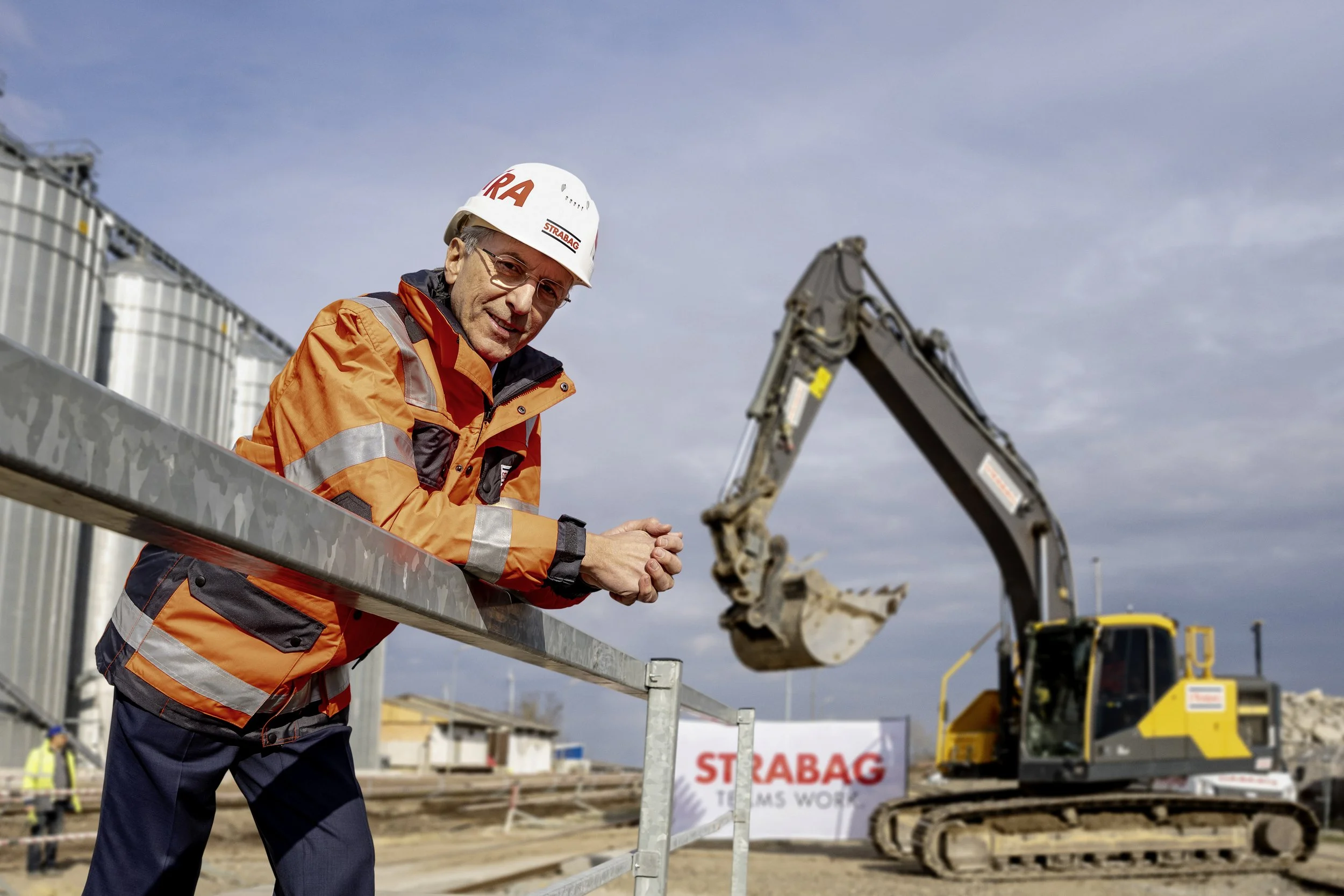 Tom Haslinger represents Markus rössle Strabag.jpg