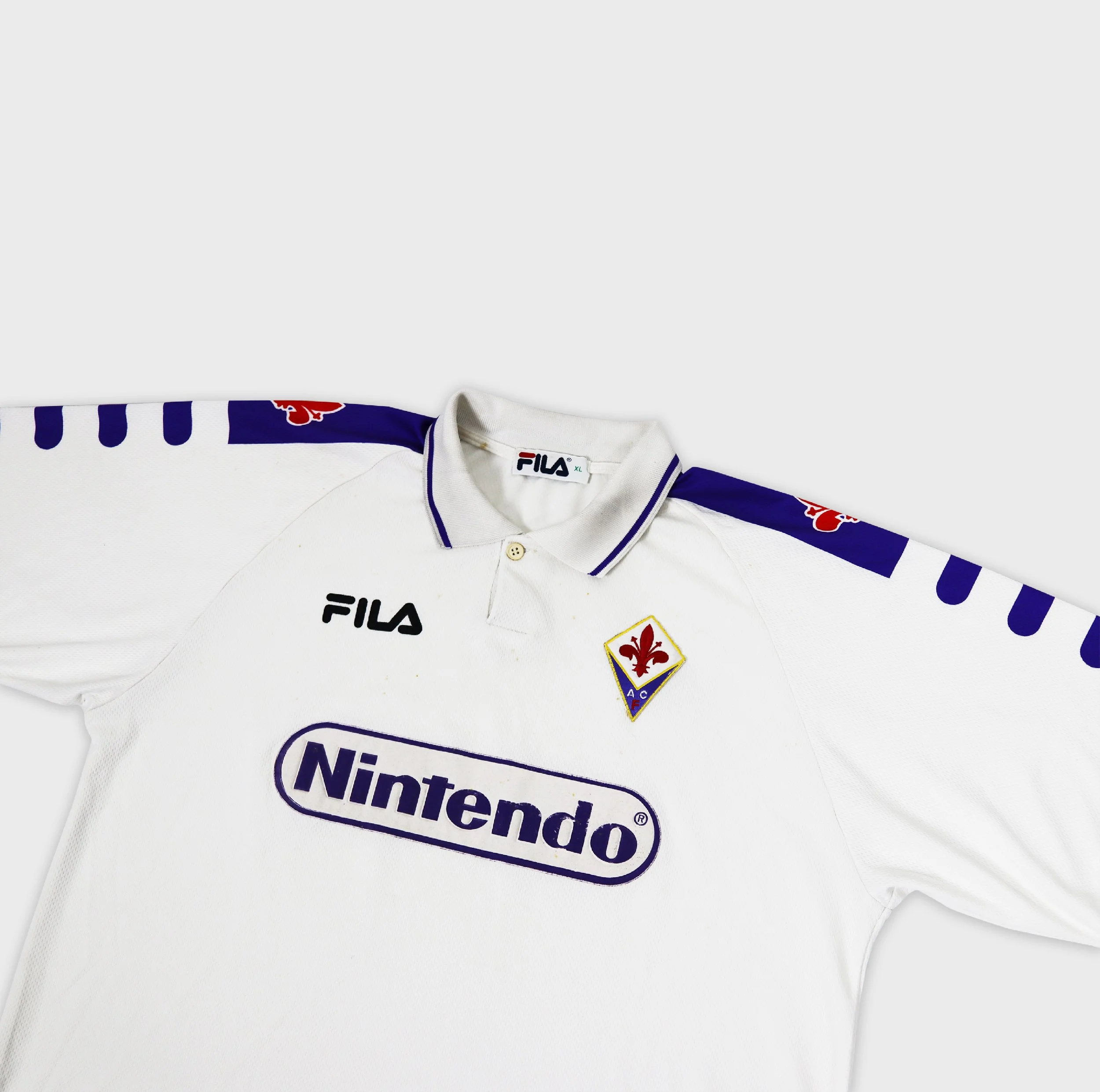 Fiorentina 1998 Nintendo sponsor jersey detail