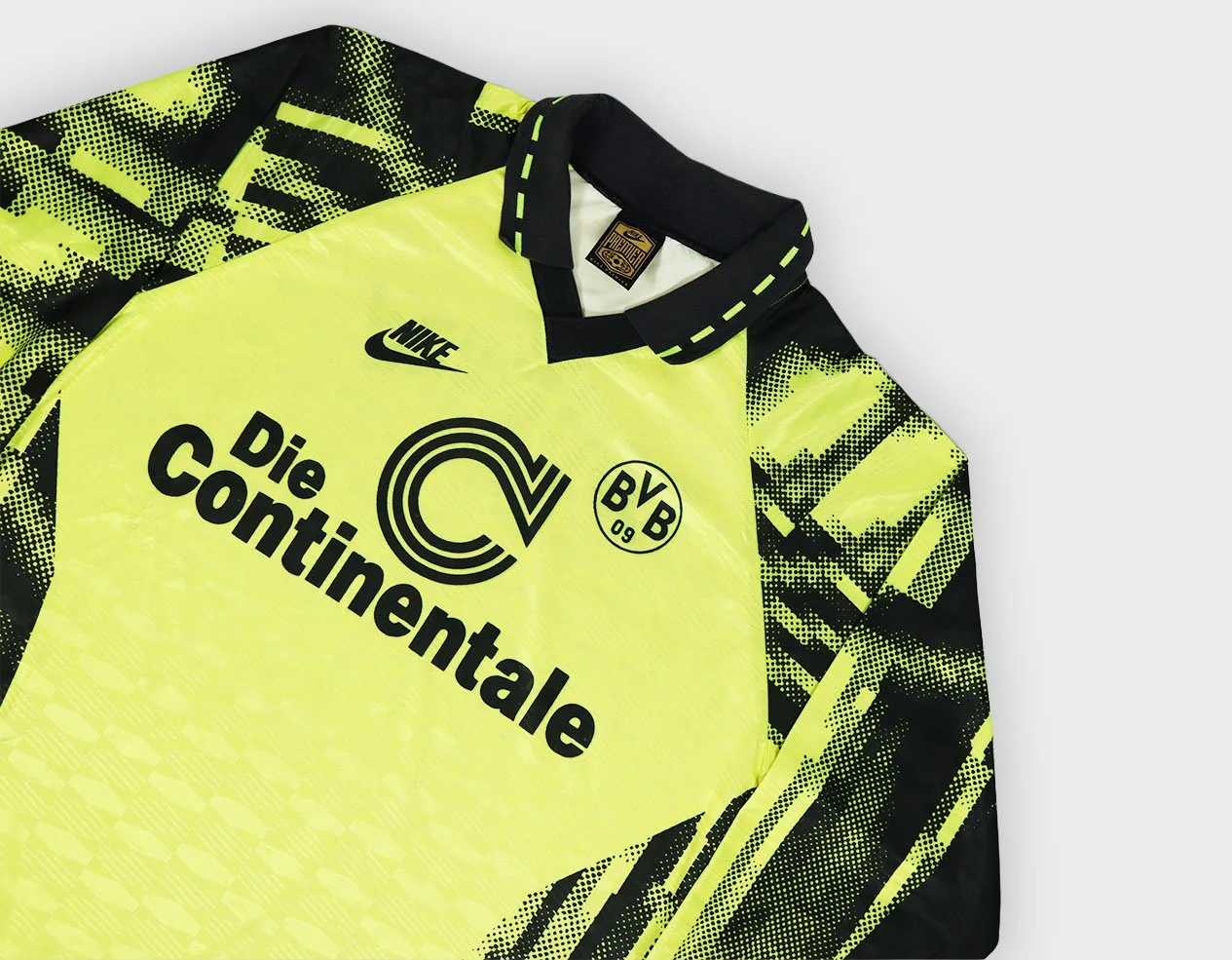 Borussia Dortmund 1992 Nike longsleeve jersey detail