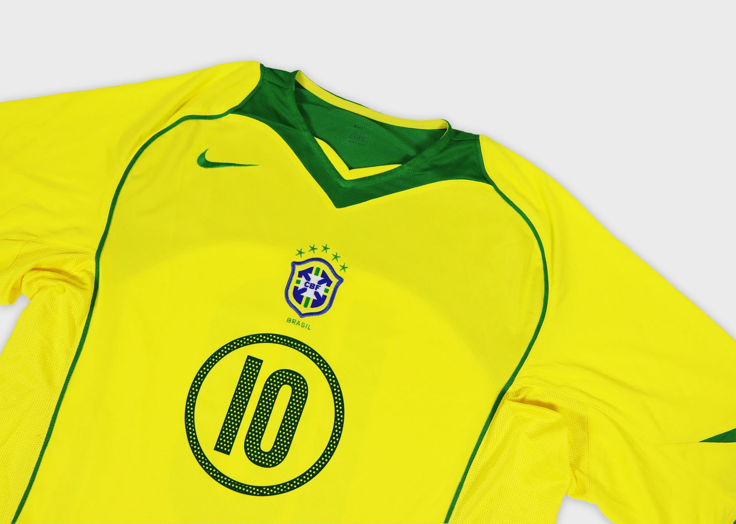 Brazil 2004 Nike Ronaldinho jersey detail