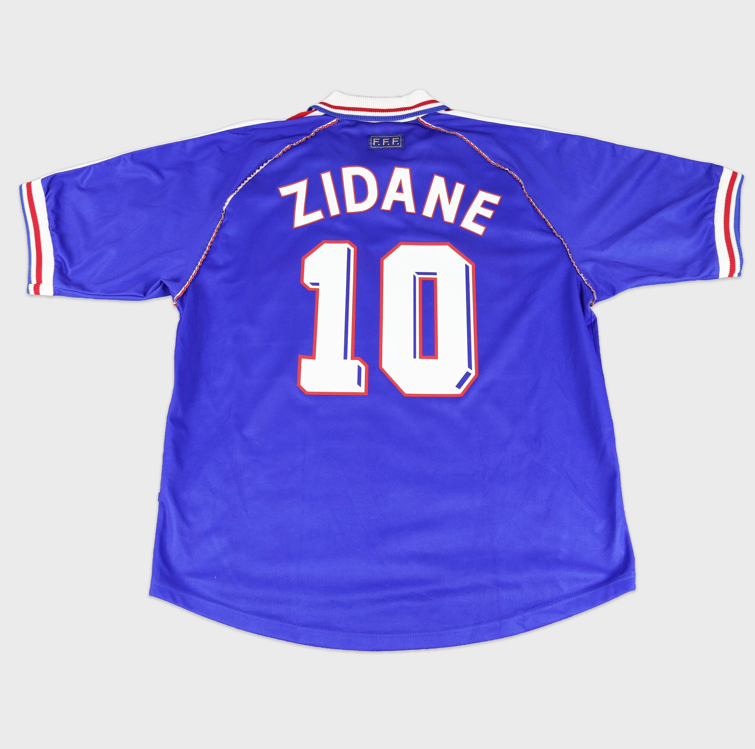 Zidane achterkant horizontale streep.jpg