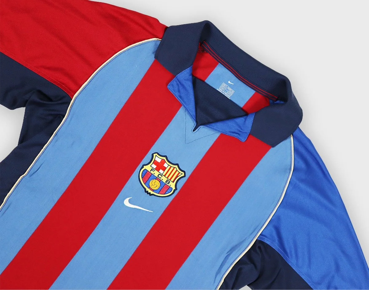 FC Barcelona 2001 Nike Kluivert jersey detail