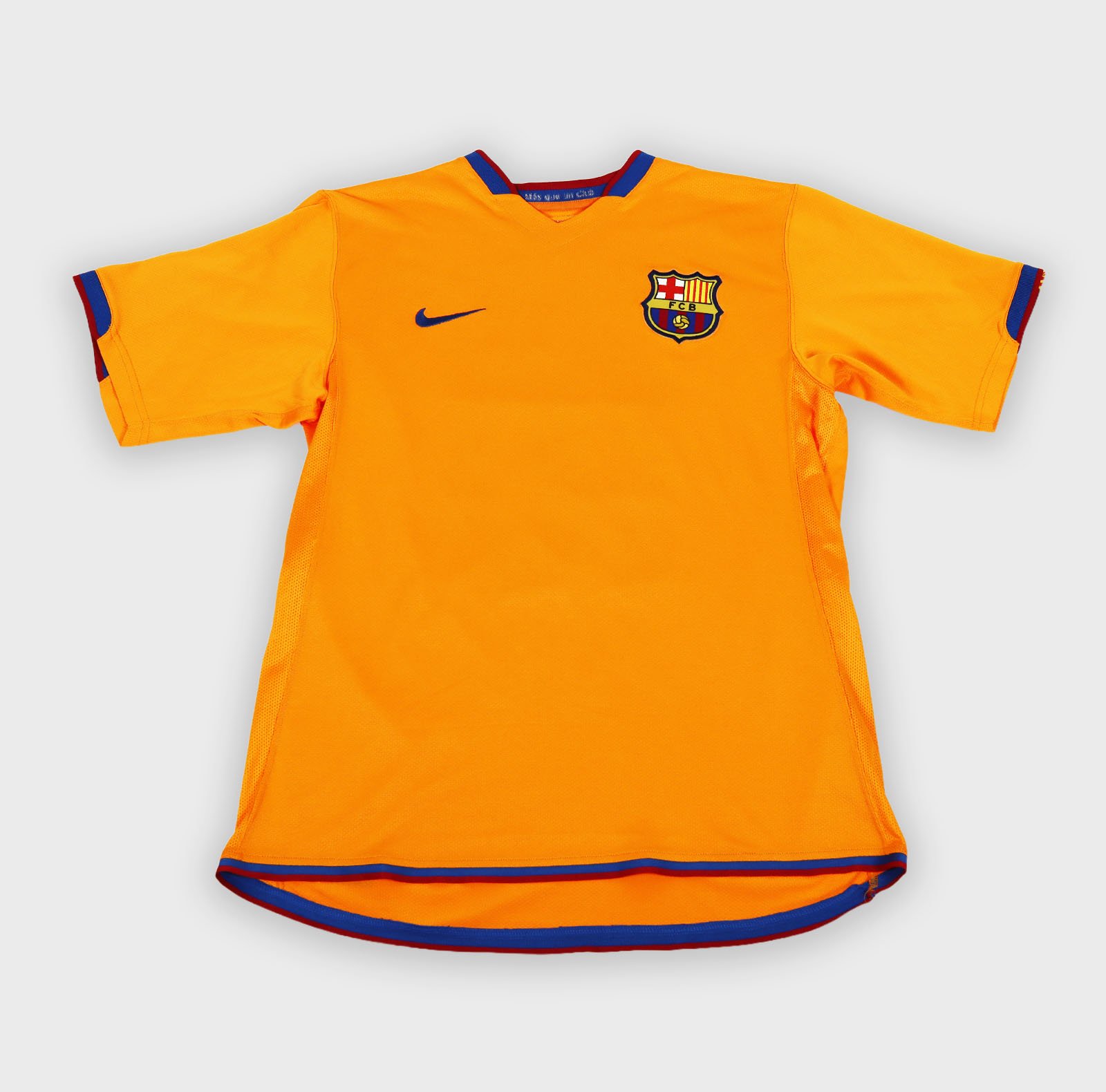 FC Barcelona 2006 Ronaldinho away retro football shirt front