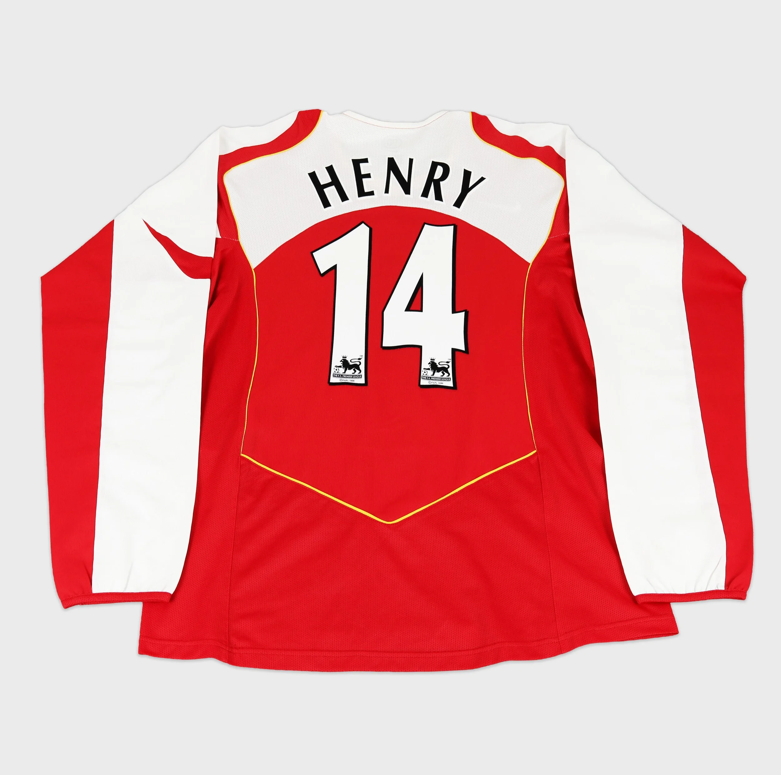 henry 02 longsleeve.jpg