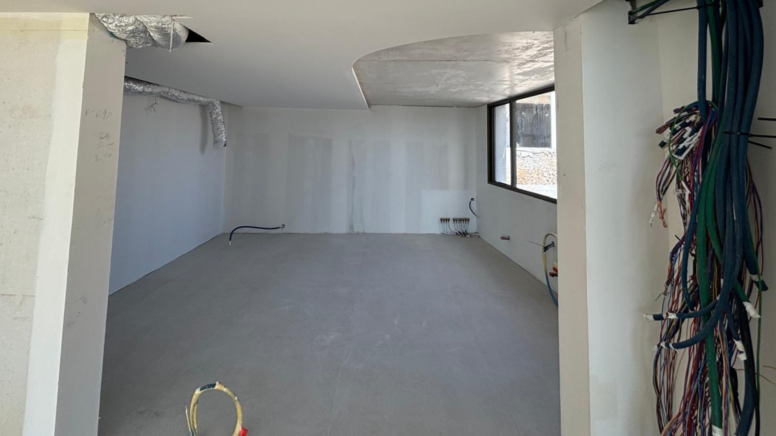 image-piece-mur-arrondis-sur-mesure-maison-particulier-16.9.png