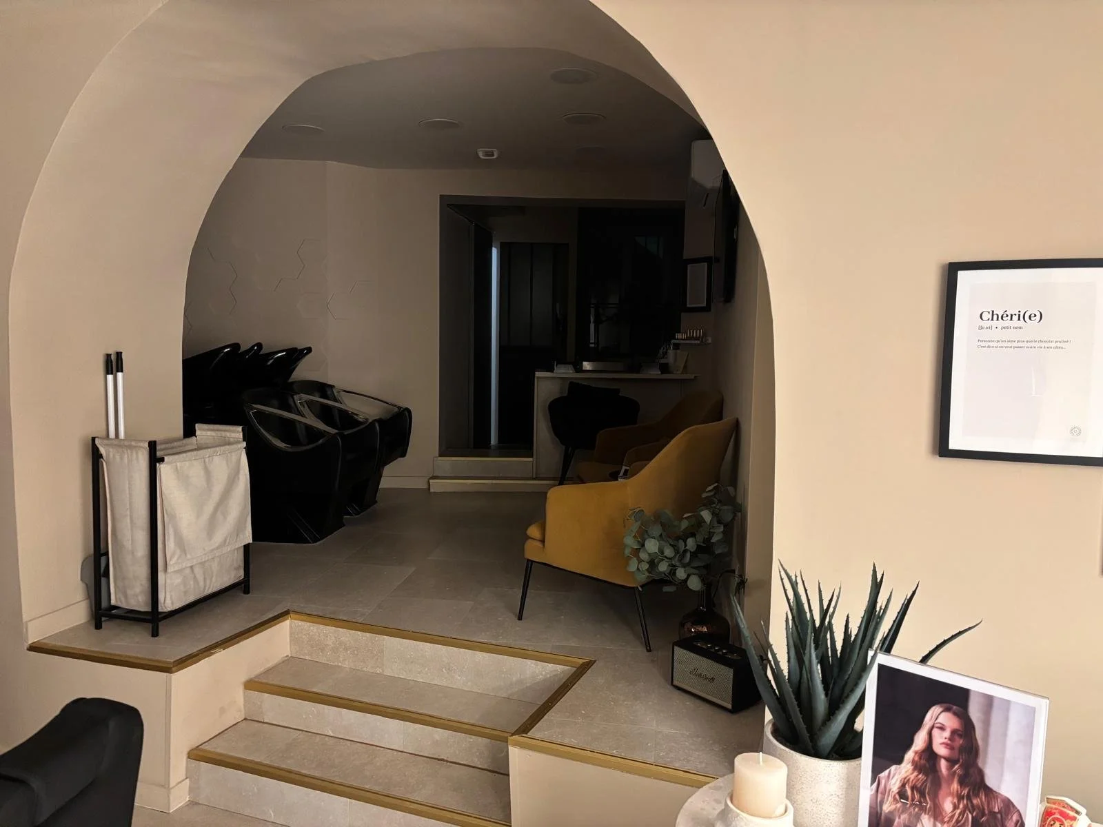 salon-coiffure-renovation-complete-vue-bac.jpg