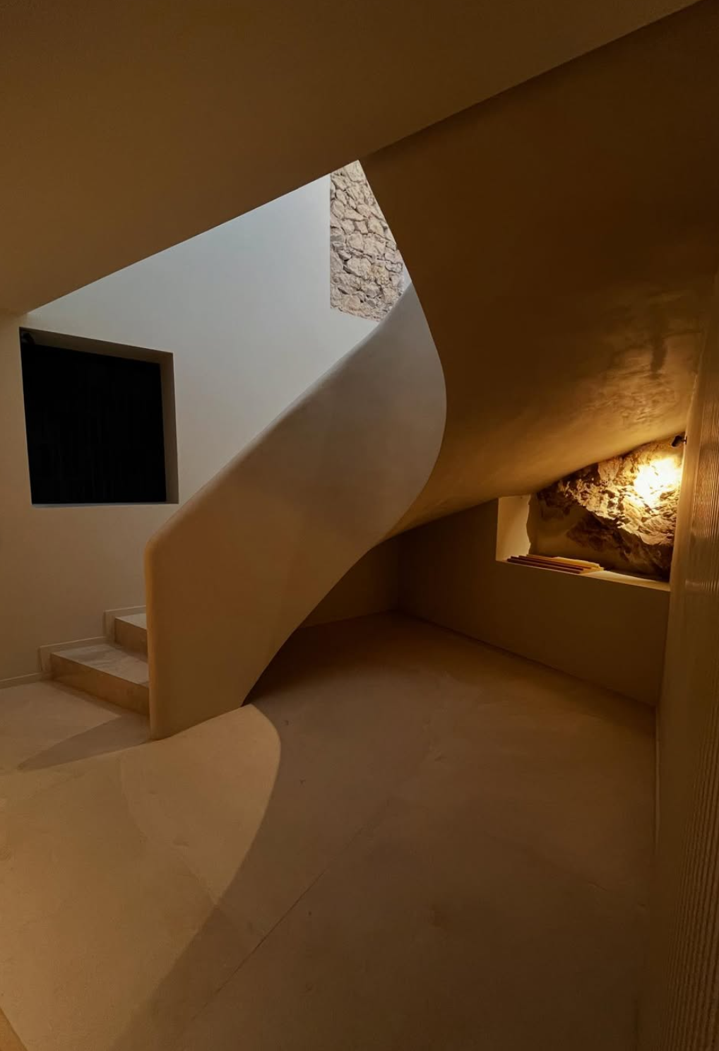 Interieur-Aménagement-Escalier-Bas.png