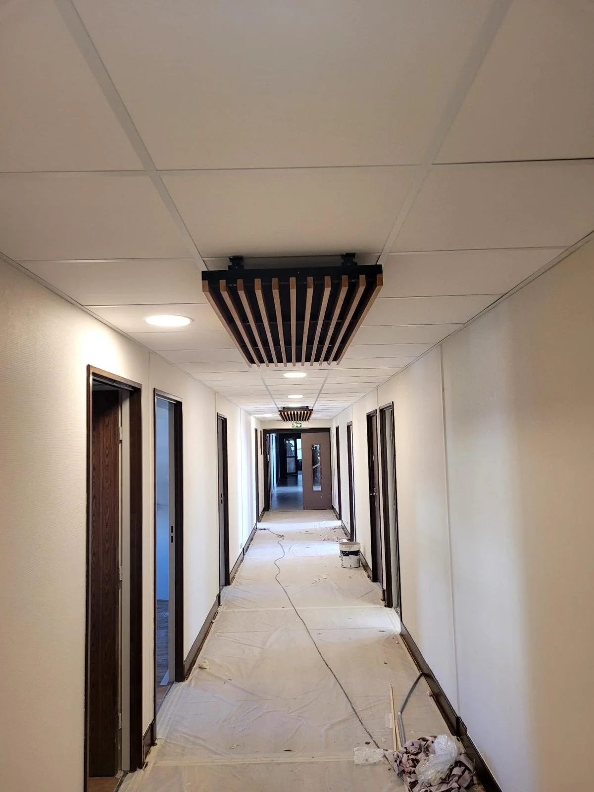 renovation-bureau-couloir-faux-plafond.jpg