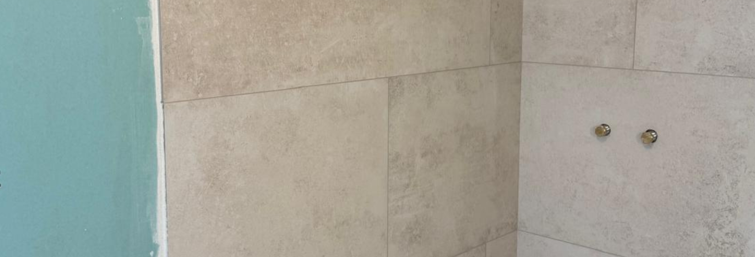 image-salle-de-bain-maison-particulier-douche-16.9.png