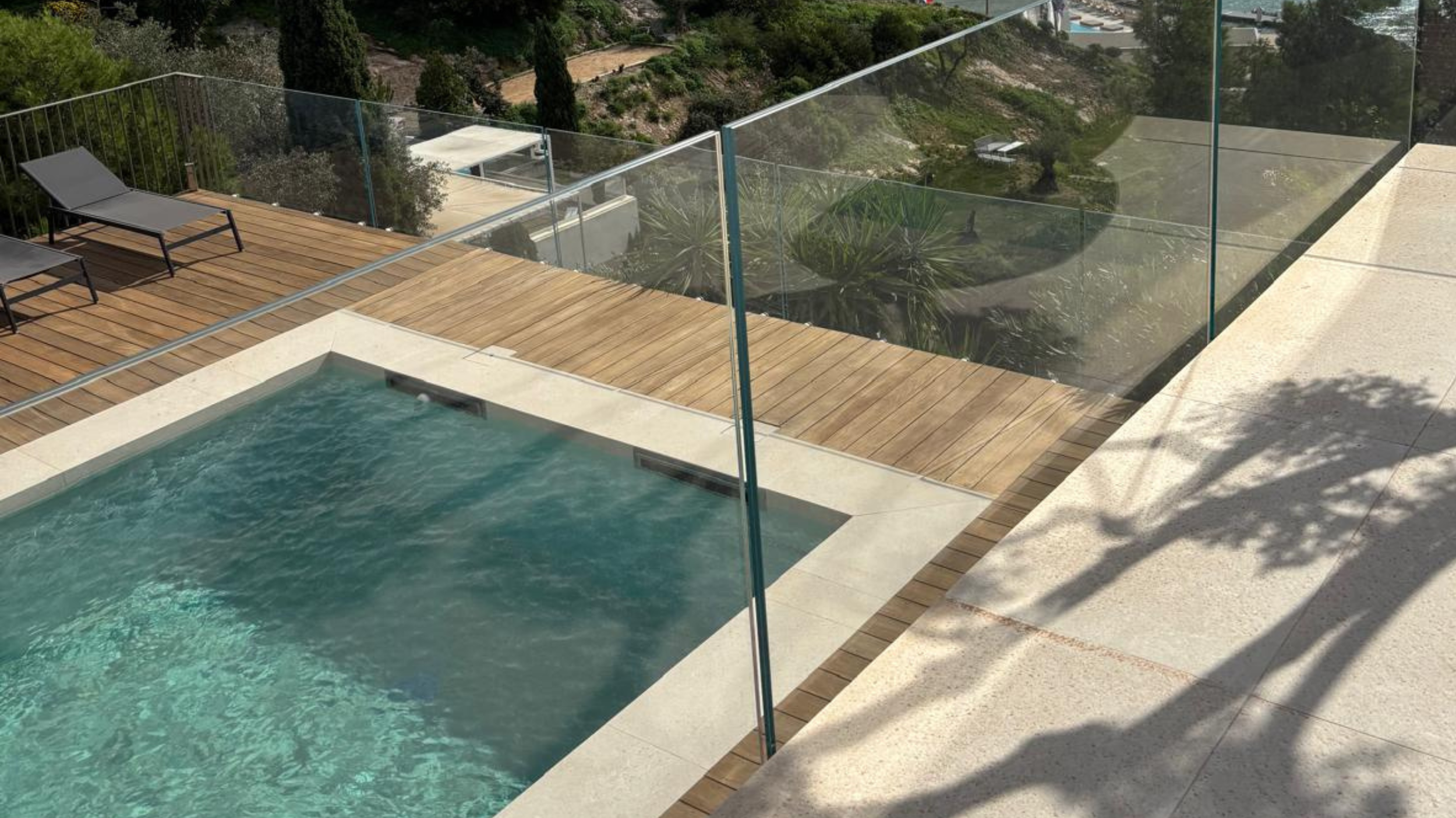 image-amenagement-exterieur-piscine-sur-mesure-16.9.png