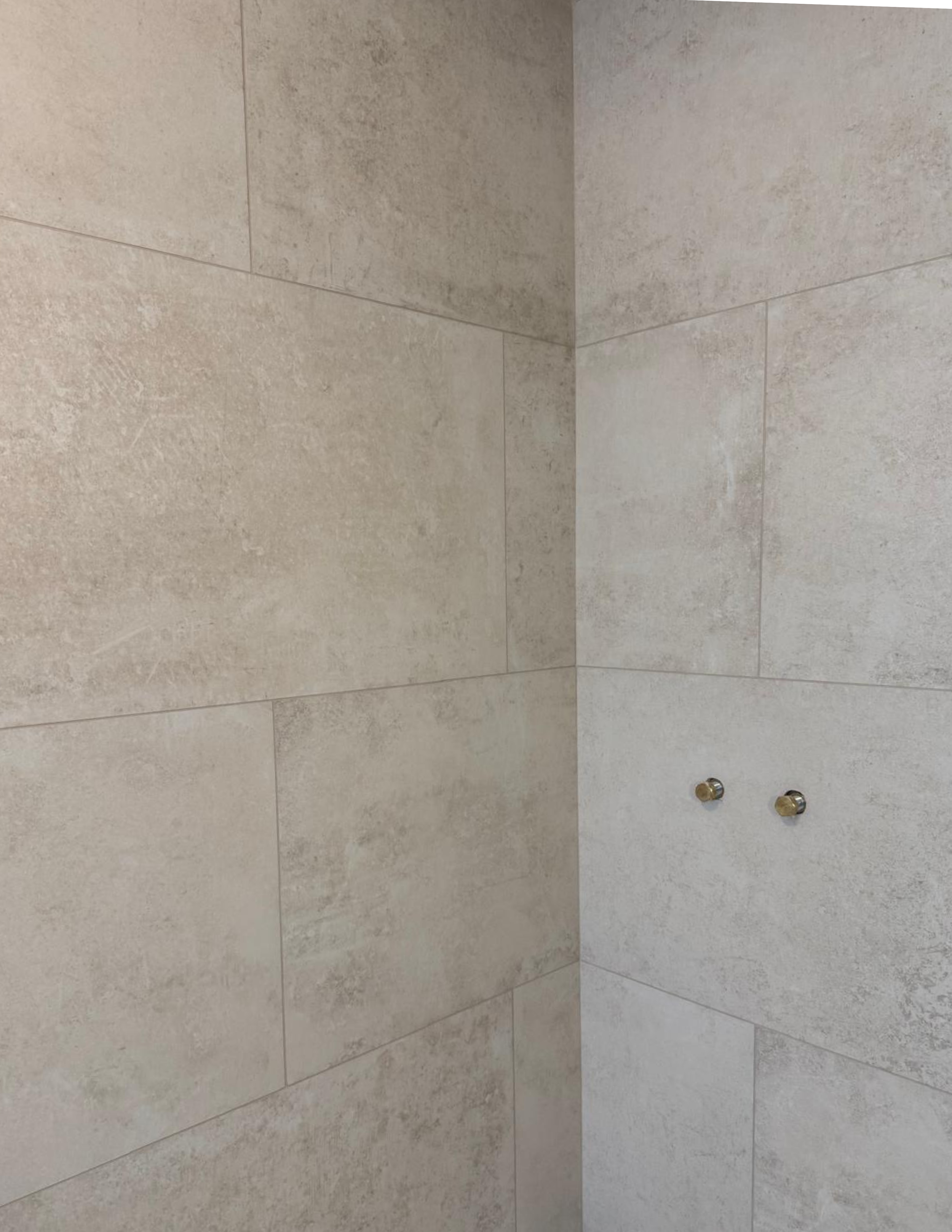 image-salle-de-bain-maison-particulier-detail-douche-9.16.png
