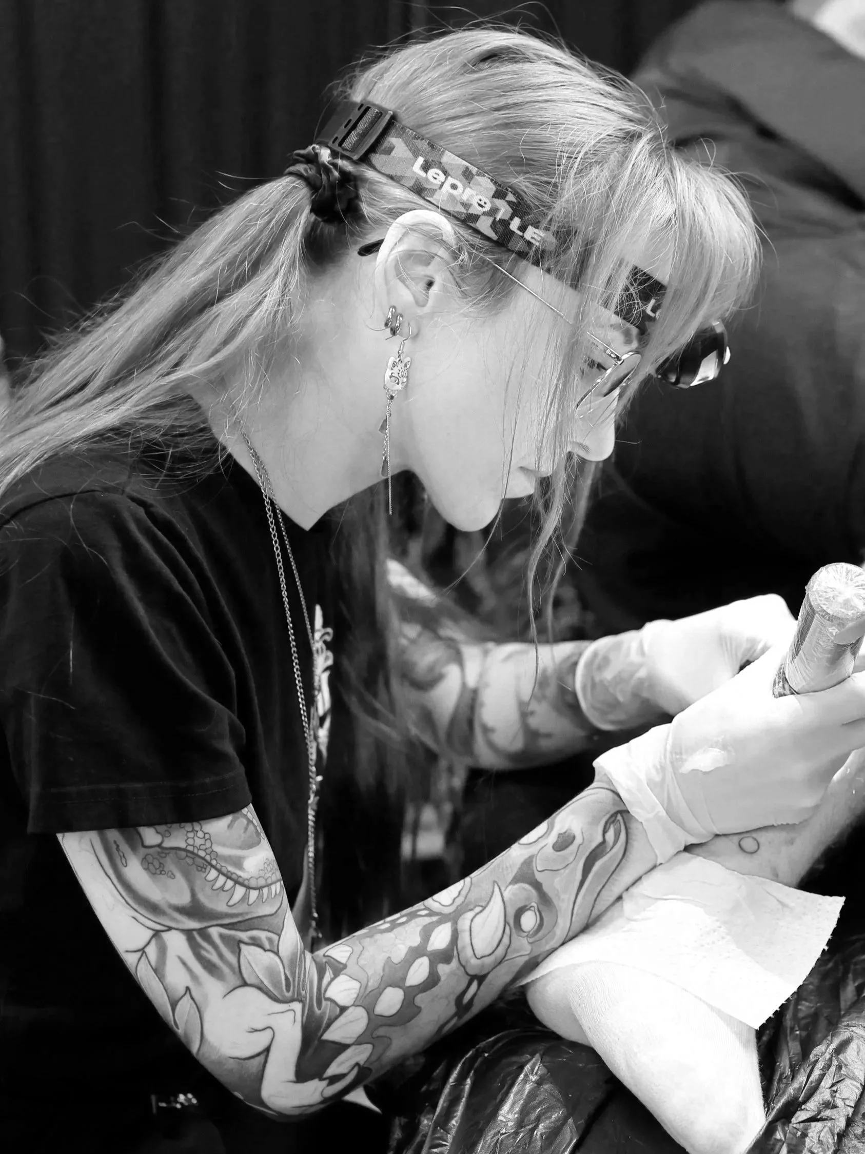 Laura - Tätowiererin bei Leylines Tattoo