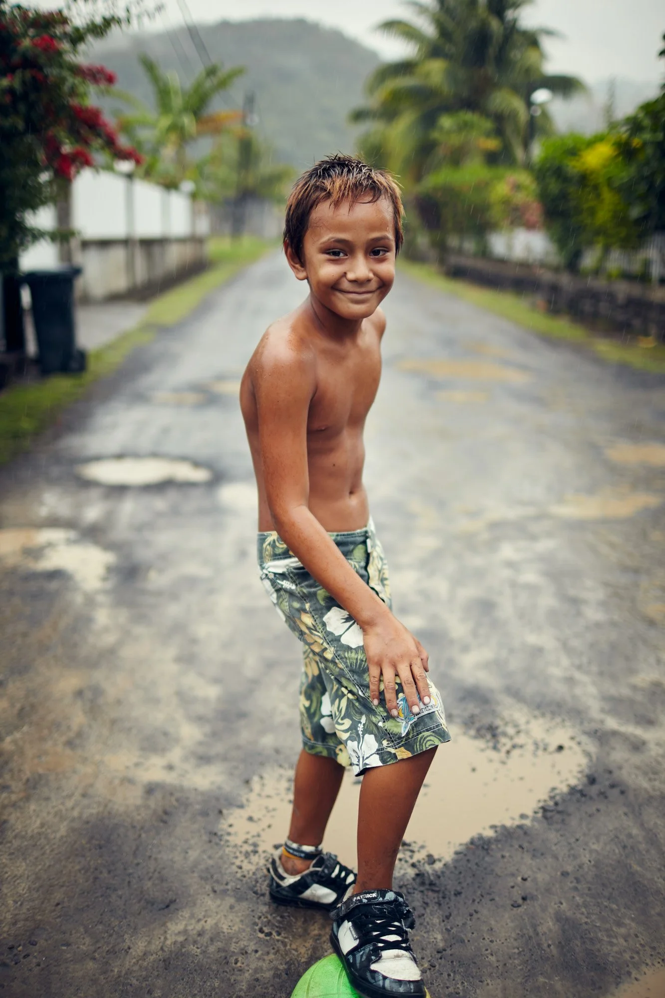julianwalter-young-boy-soccer-tahiti-frenchpolynesia.jpg