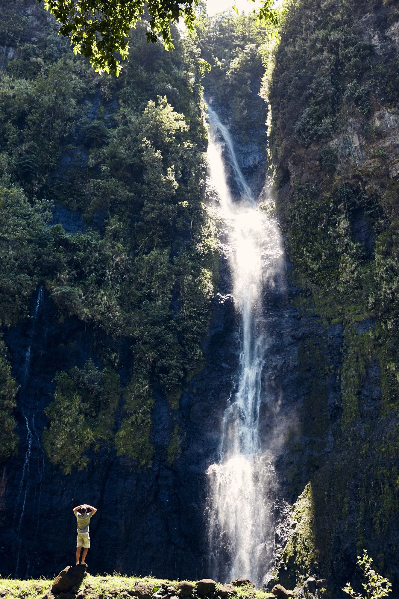 julianwalter-waterfall-tahiti-frenchpolynesia.jpg