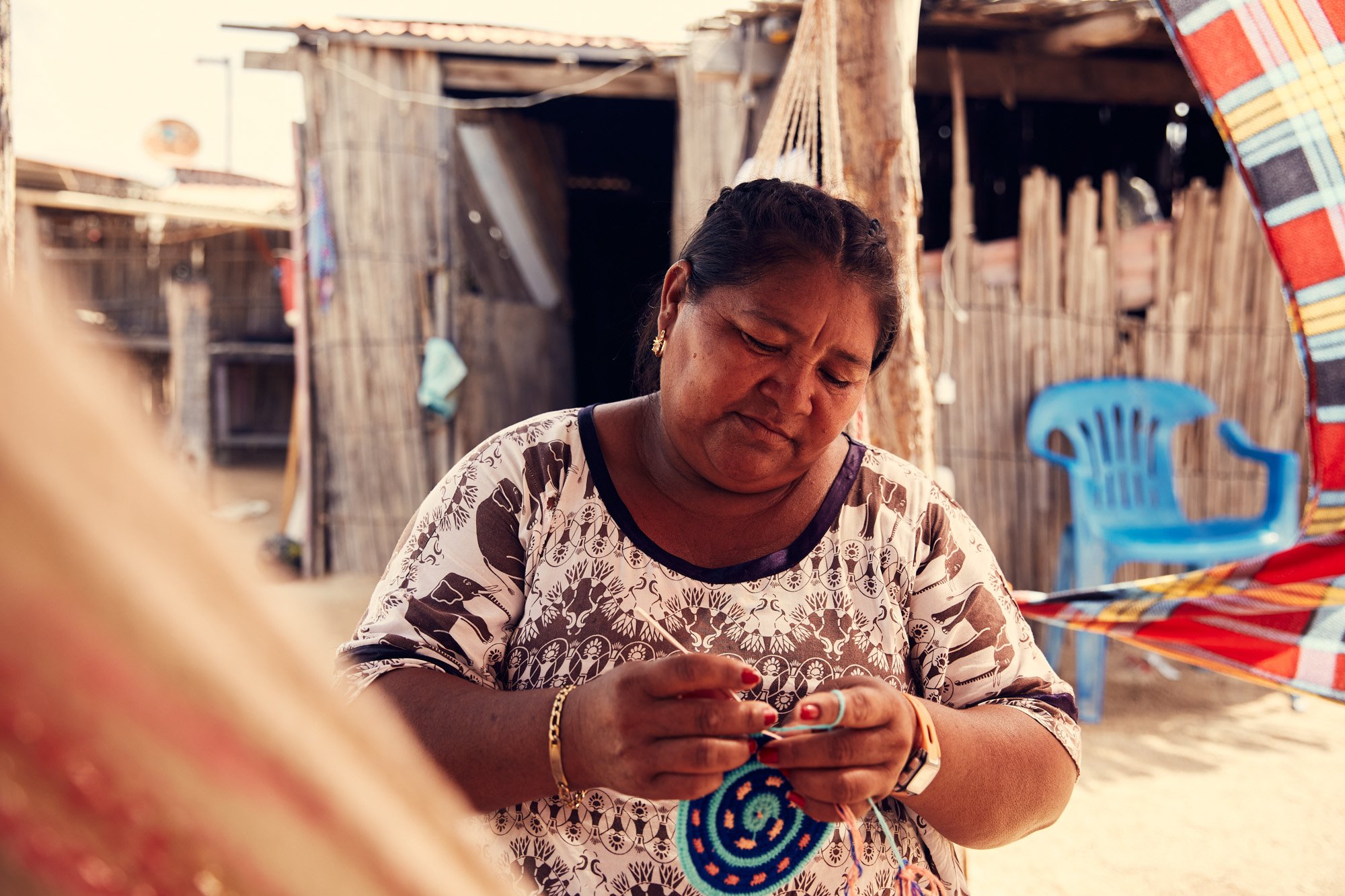 woman-knitting-cabodelavela-laguajira-colombia-julianwalter.jpg