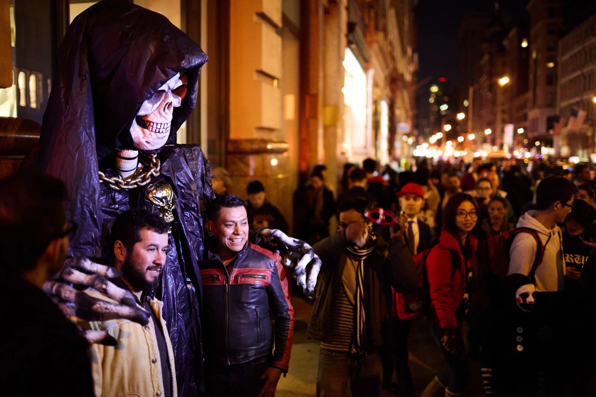 large-skeleton-nyc-halloween-julianwalter.jpg
