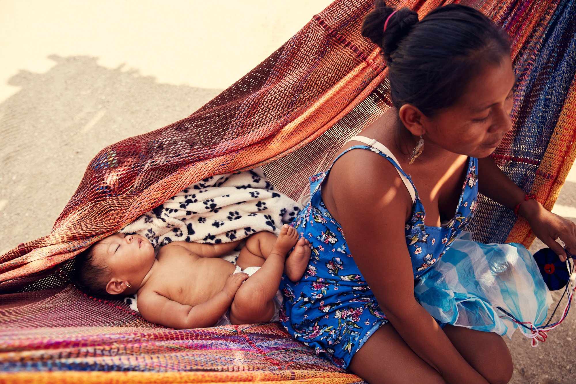 mother-baby-hammock-cabodelavela-laguajira-colombia-julianwalter.jpg