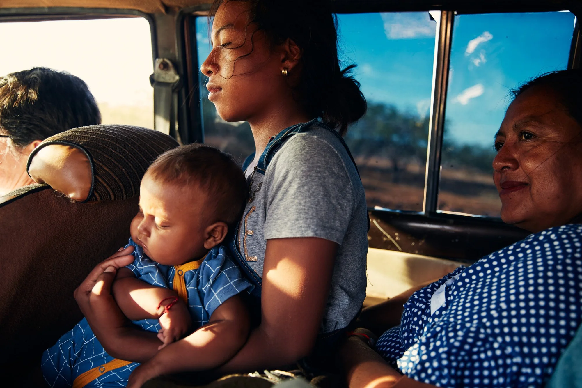 family-driving-laguajira-colombia-julianwalter.jpg