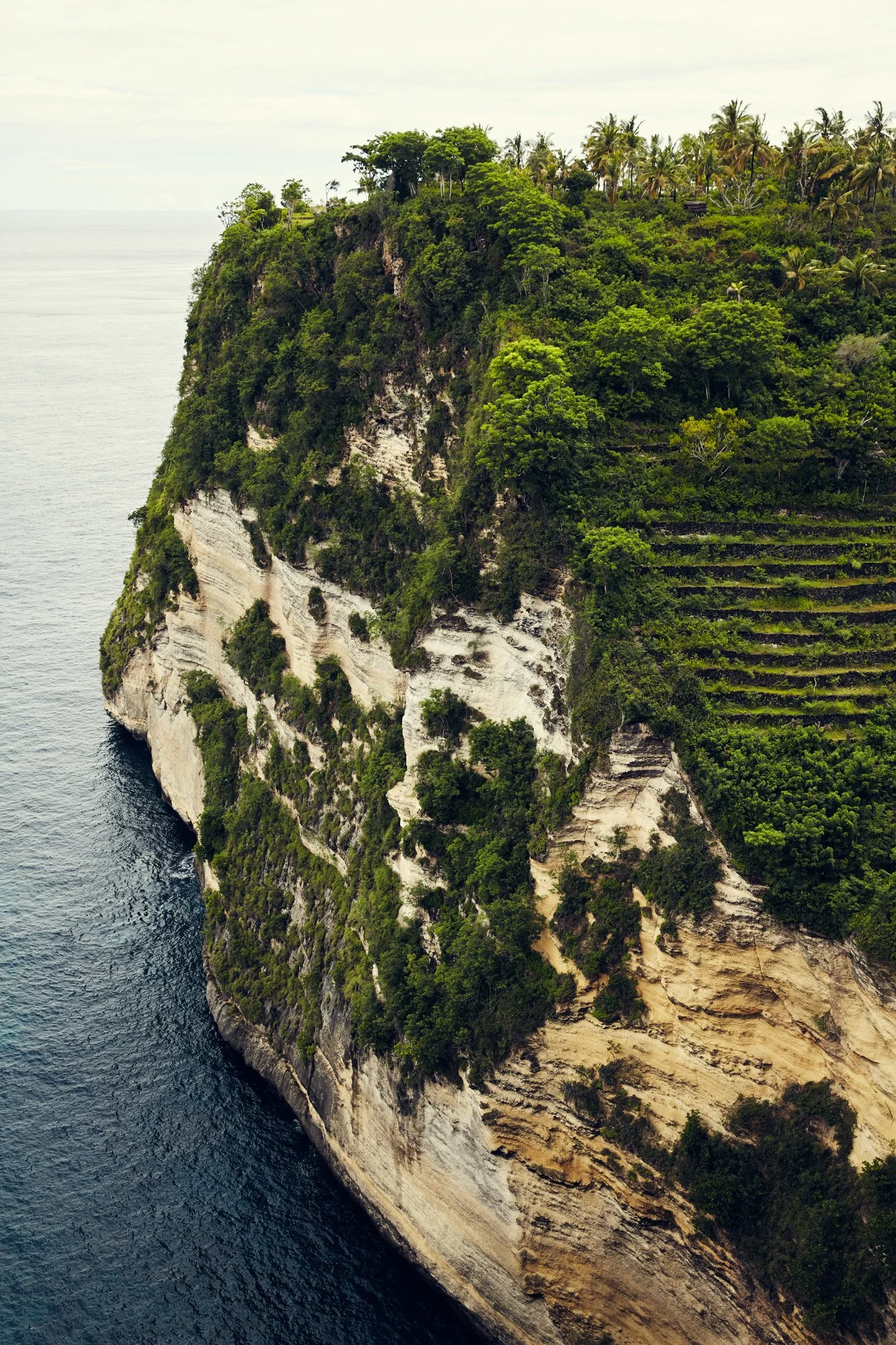 cliffs-ocean-nusa-penida-bali-julianwalter.jpg