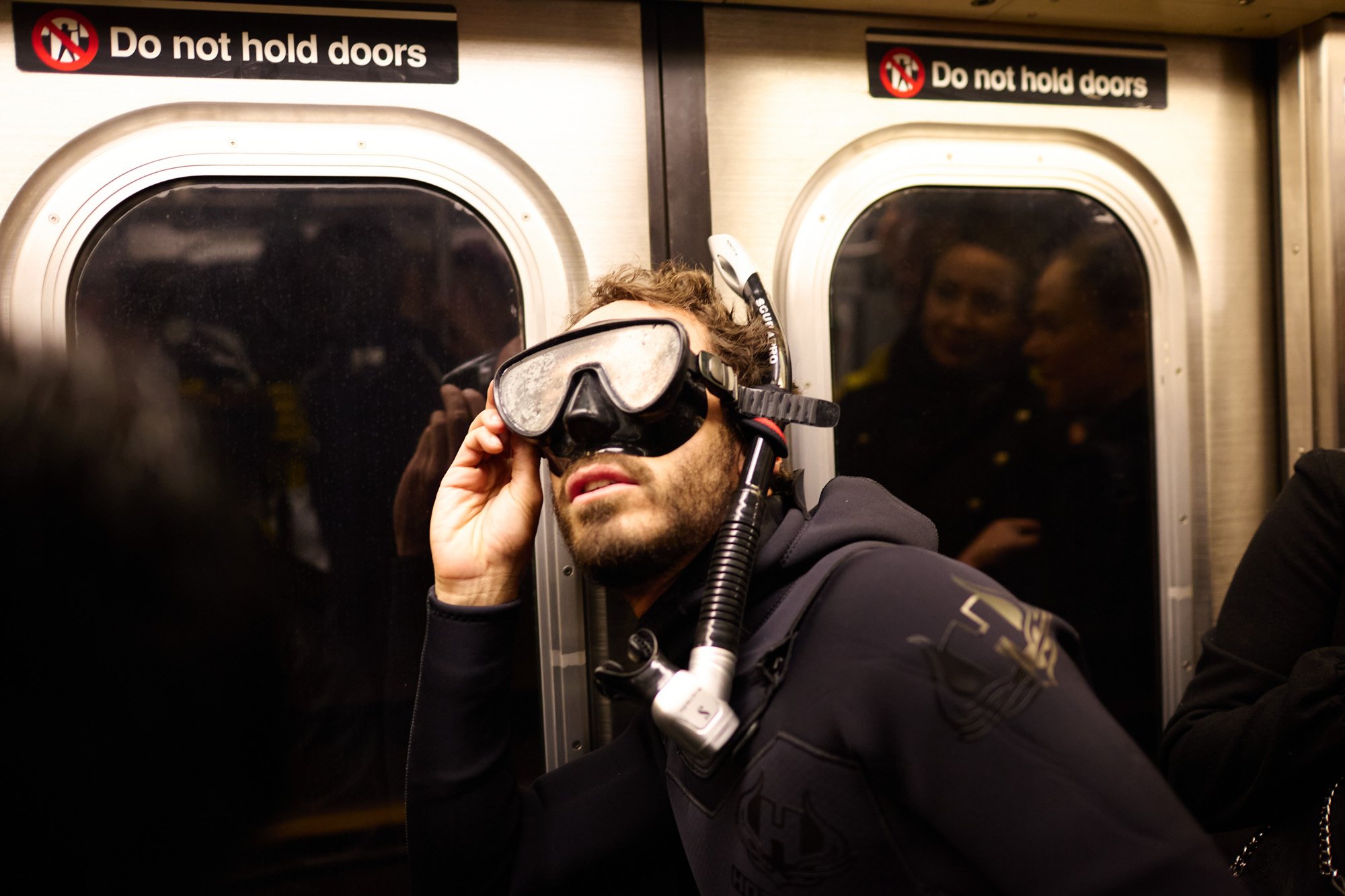 scuba-wetsuit-subway-nyc-halloween-julianwalter.jpg