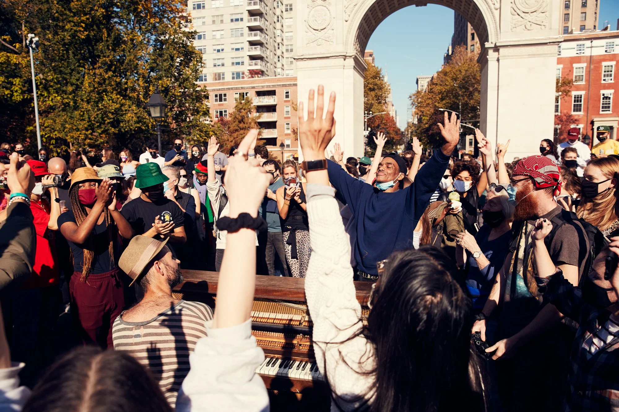 washingtonsquarepark-piano-bidenelection-nyc-julianwalter.jpg