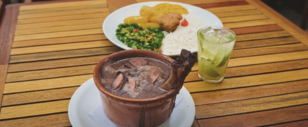 Bar com feijoada perto de mim