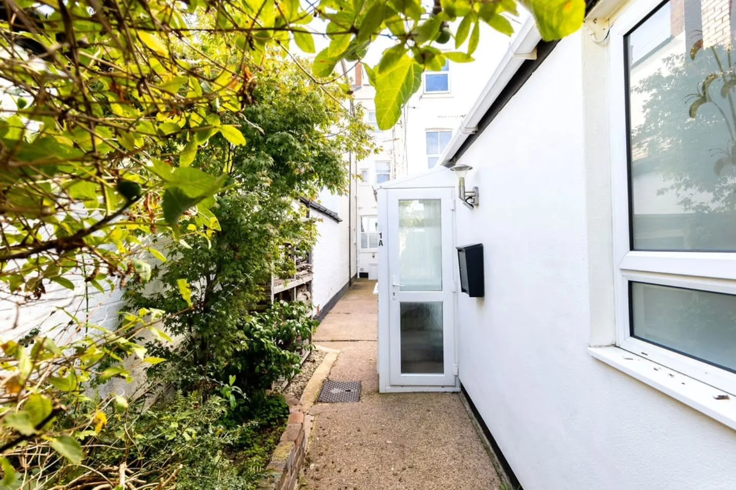 Clean, quiet &amp; comfortable seaside living in the gorgeous little 2 bed apartment. With private access, an enclosed courtyard, and a garden room. 

This ground floor semi-detached apartment, with loft space and no onward chain must be seen to be a