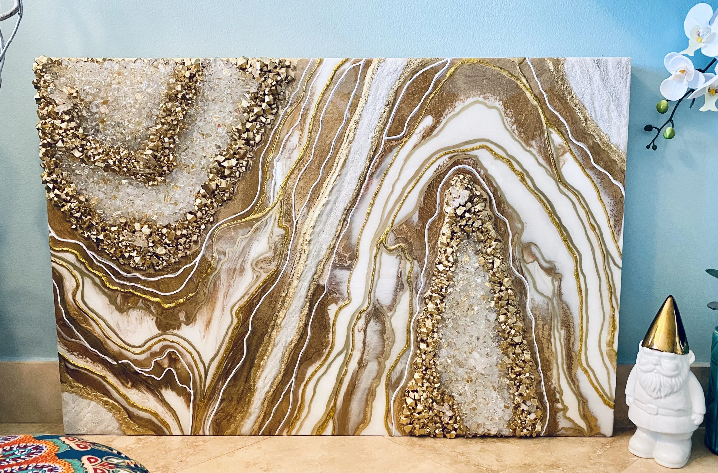 White & Gold Geode-Inspired Wall Art – Crystal Quartz Edition