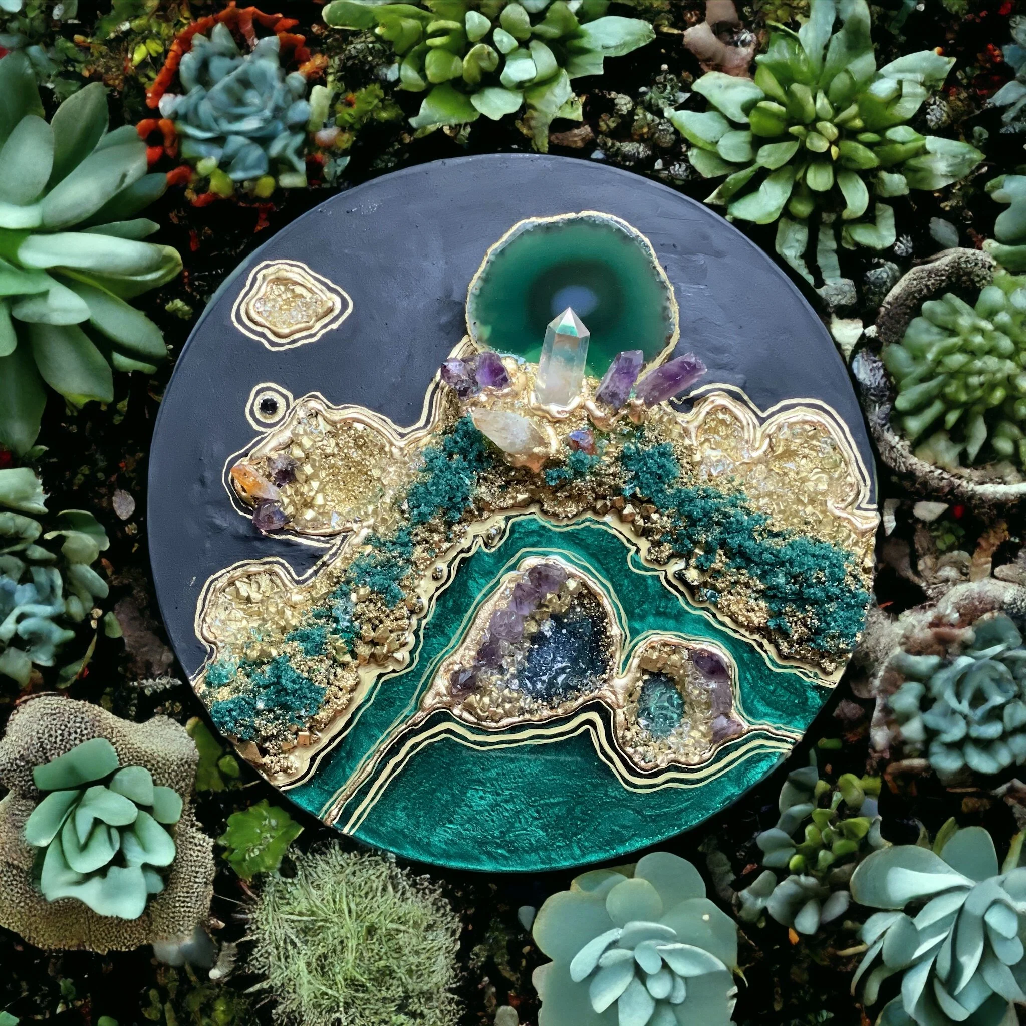 Green & Gold Geode-Inspired Wall Art – Angel Aura, Agate & Amethyst (14 in Round)