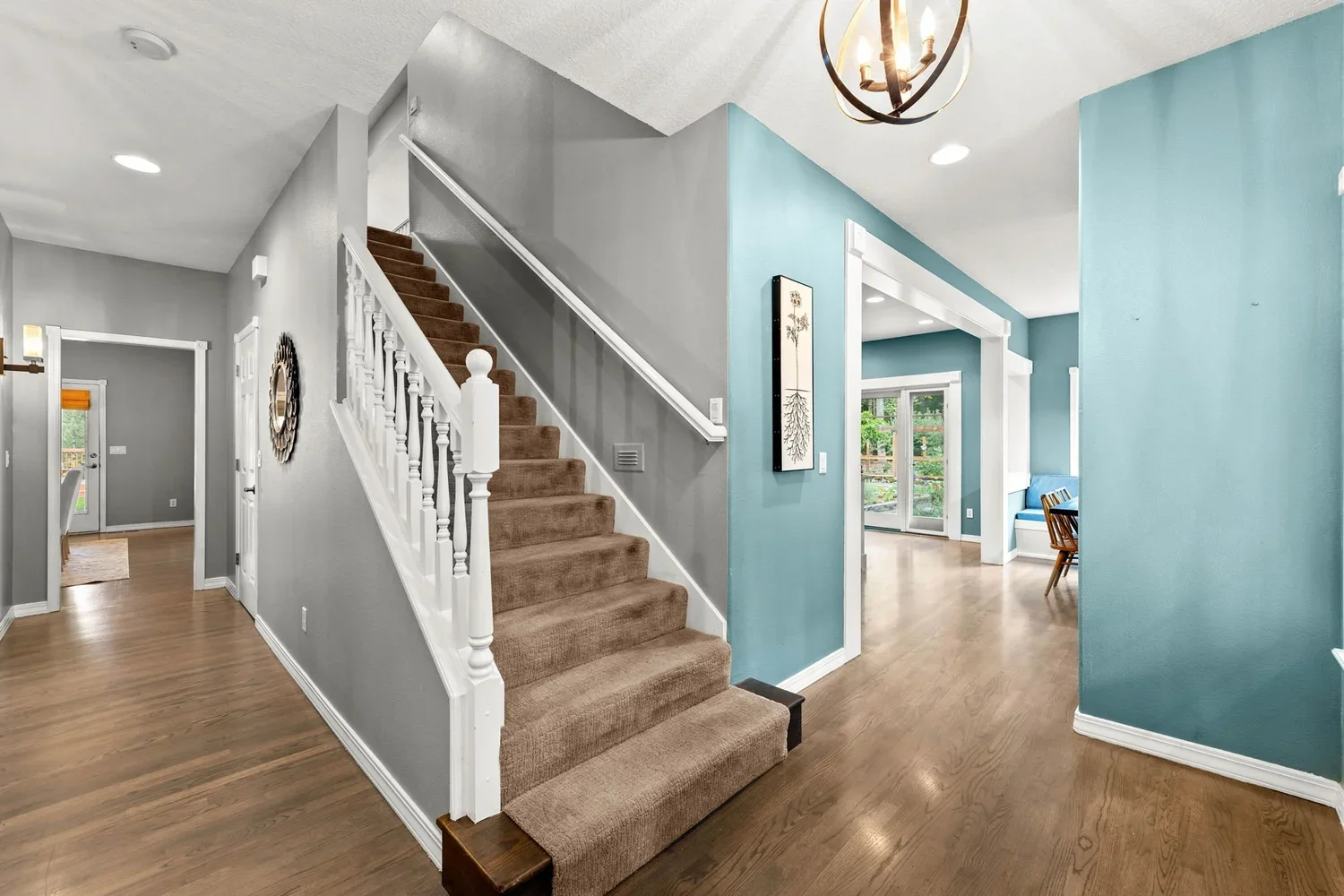 House sold by Vancouver, Washington real estate agent. 