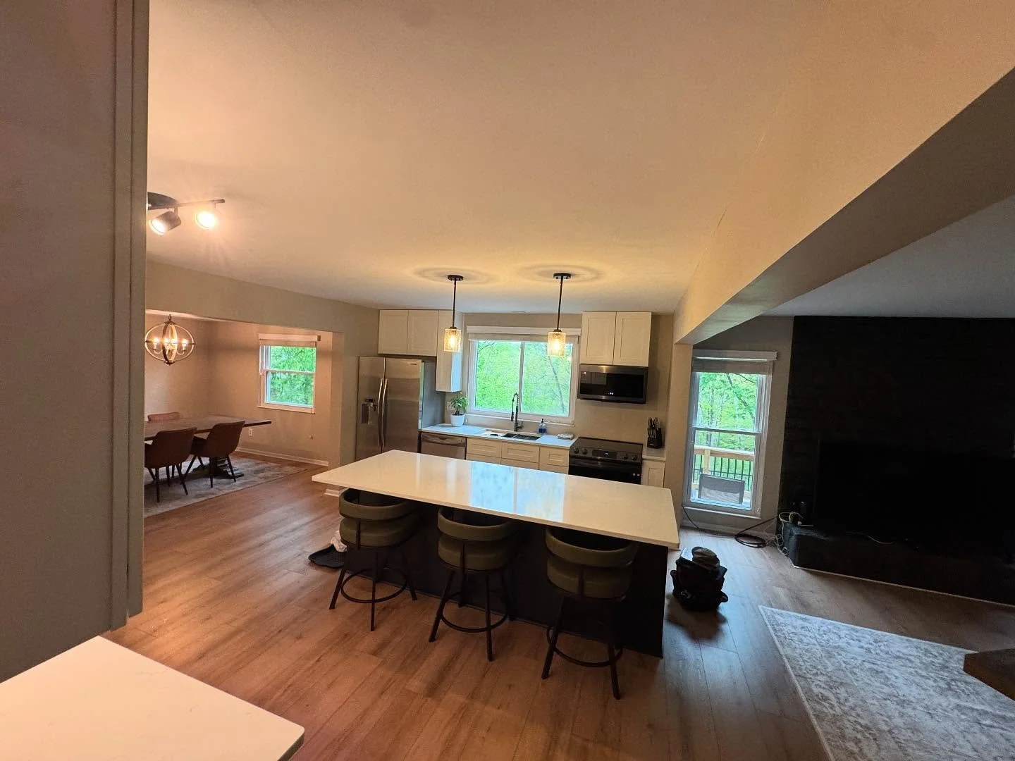 Had lots of fun in Florance completing this full kitchen renovation! 2 load bearing walls later, this house is ready to entertain🍾🎉

Have a dream and want to see it come to life? - Give us a call to see up a free consultation 🗓️