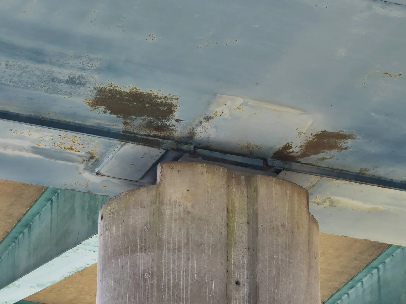 Naodrone - inspection drone ouvrage d'art pont du Morbihan 56 détail pile et tablier
