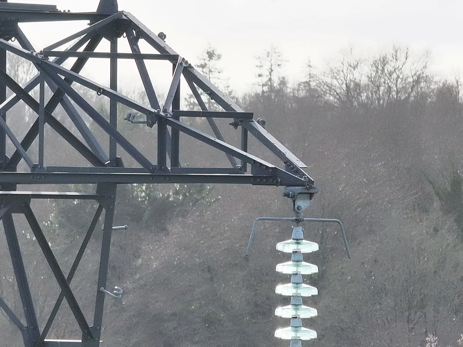 Naodrone - inspection drone pylône ligne haute-tension détail isolateur Loire-Atlantique 44