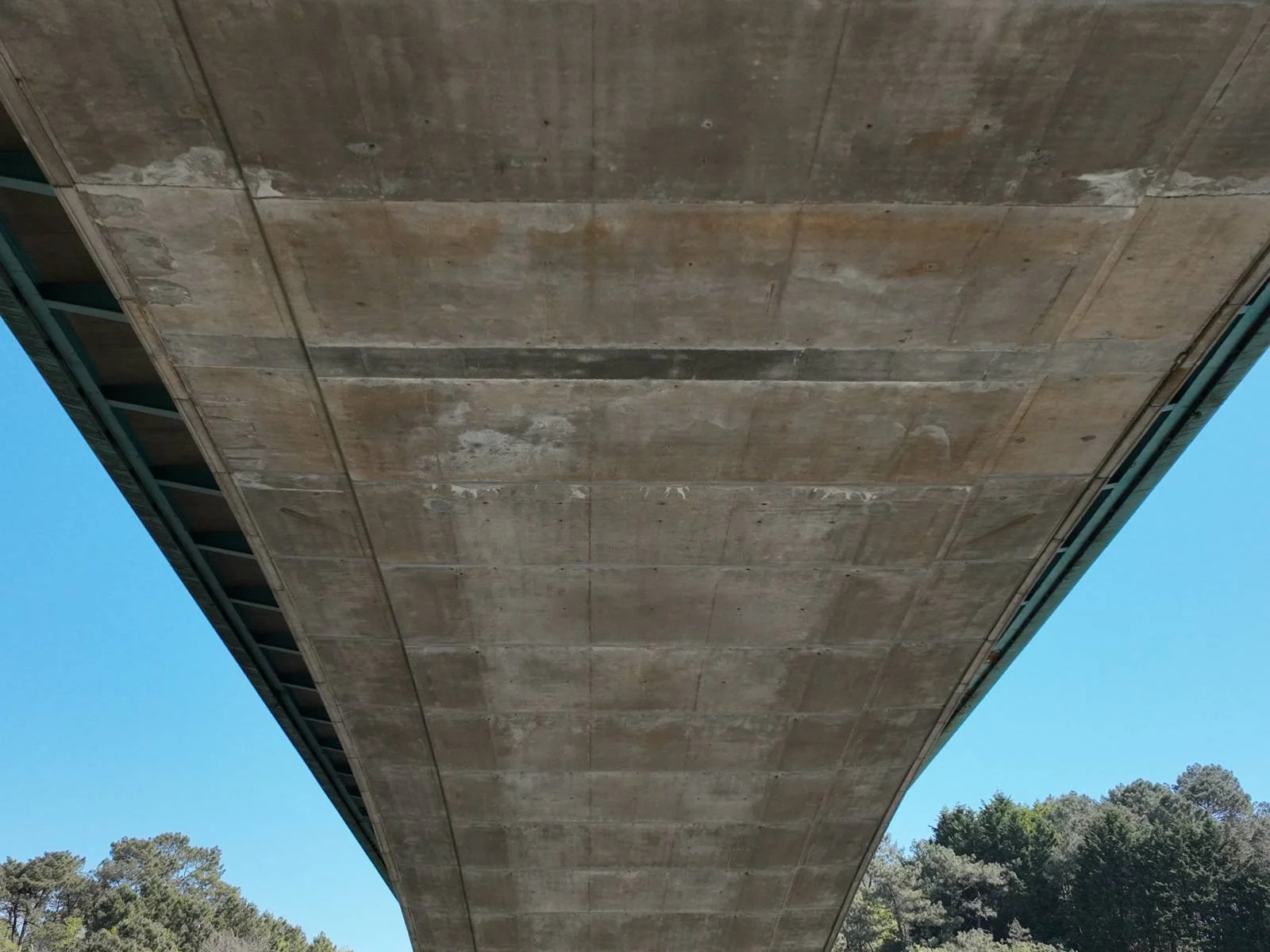 Naodrone - inspection drone ouvrage d'art pont du Morbihan 56 détail arc