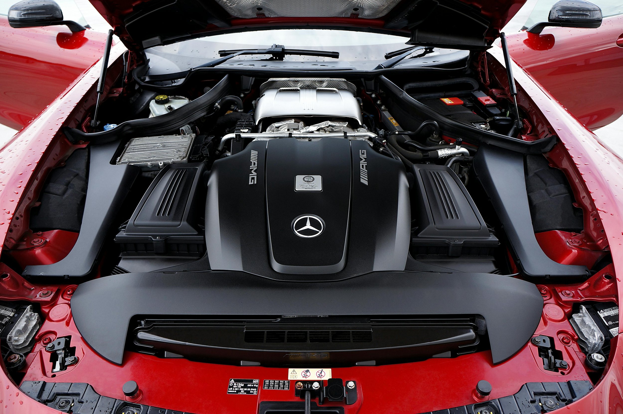 amg underhood 2.jpg