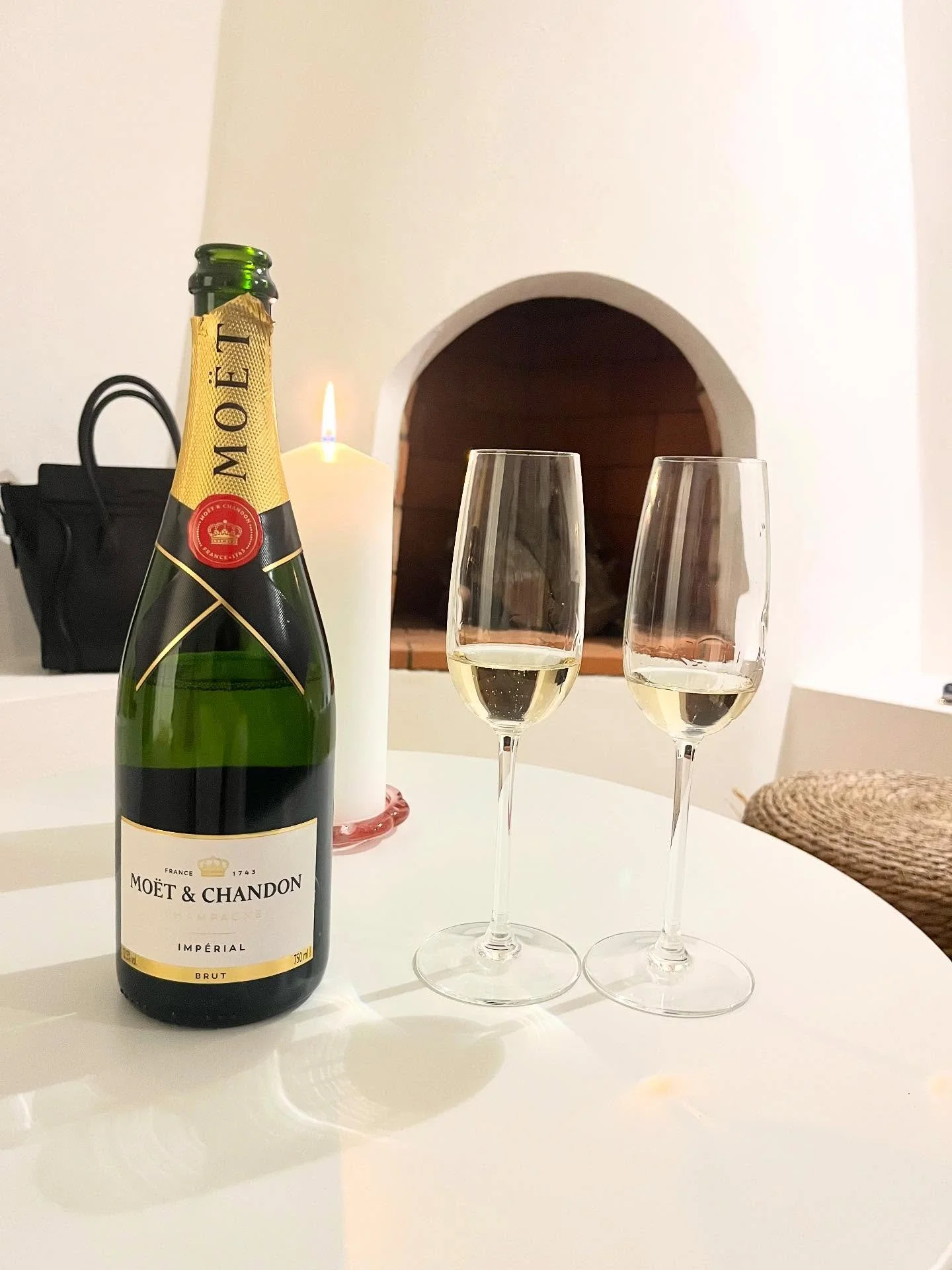 Your next weekend getaway? 🚗 Right now we are finalizing the new house on Rua Palma 🌴. A historic 2-bedroom village house in traditional Alentejo-style with all modern amenities. Even though the season is lacking towards the end you can lit up the 