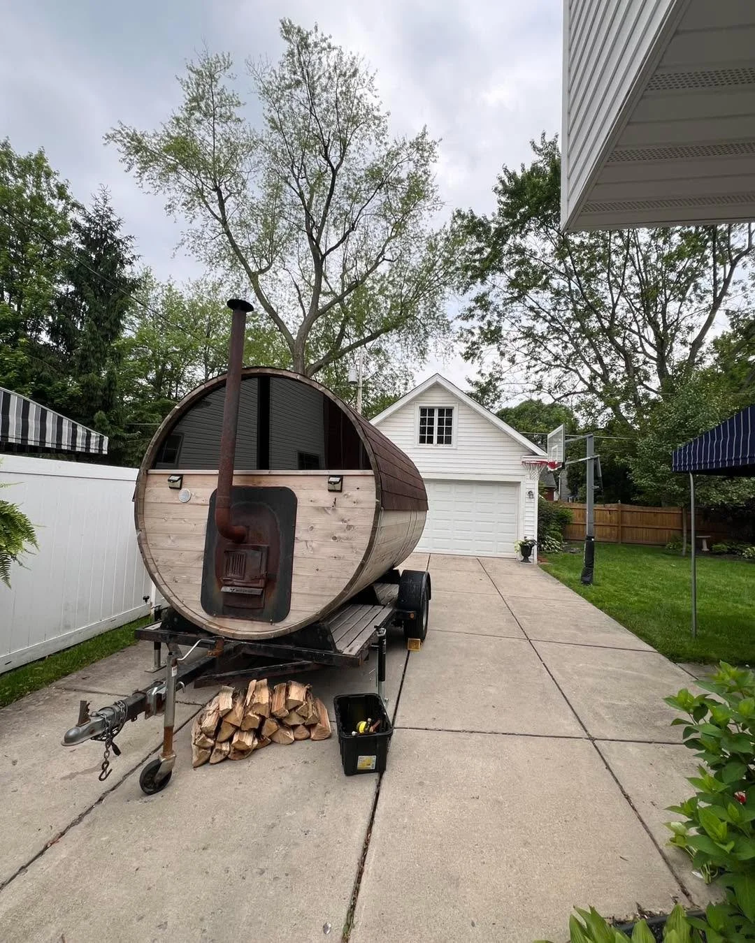 Summer evenings calling for sauna sessions! 

Book today and have a personal sauna delivered to your home to enjoy with family and friends! 

#sauna #RelaxationRetreats #wellnessjourney #SaunaRental #RelaxationRetreat #SelfCareHaven #buffalo #buffalo