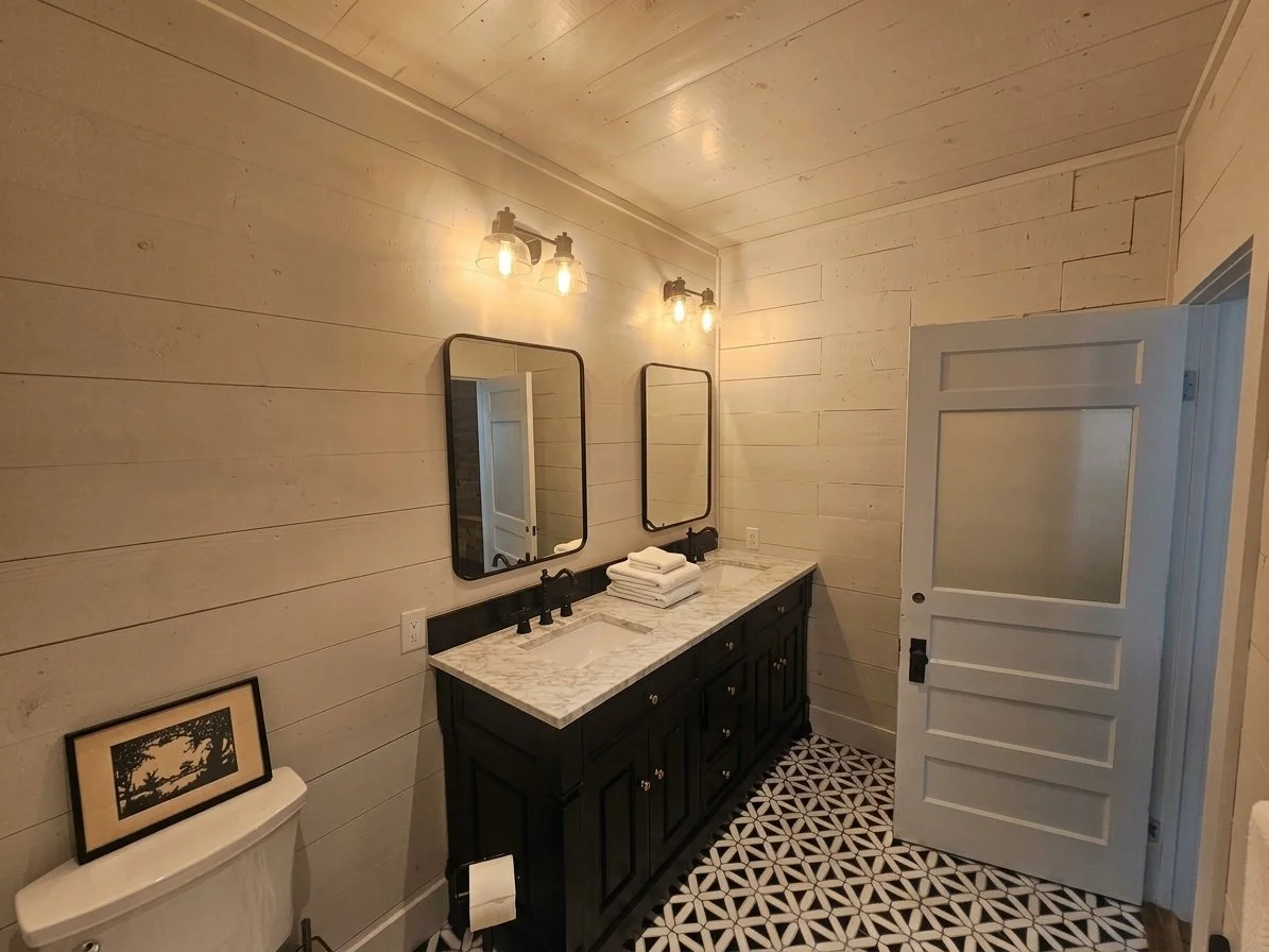 bathroom 2.jpg
