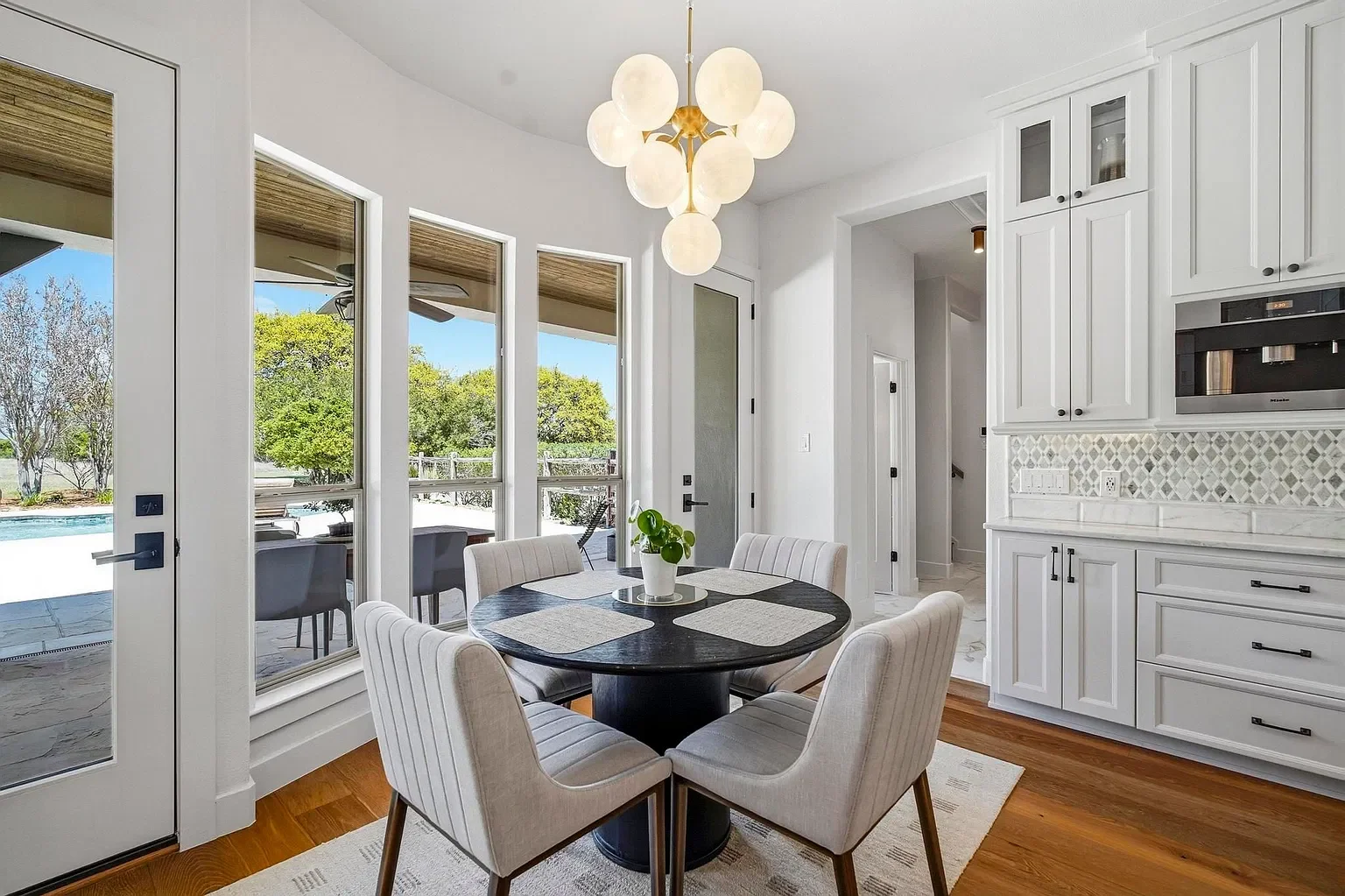breakfast area