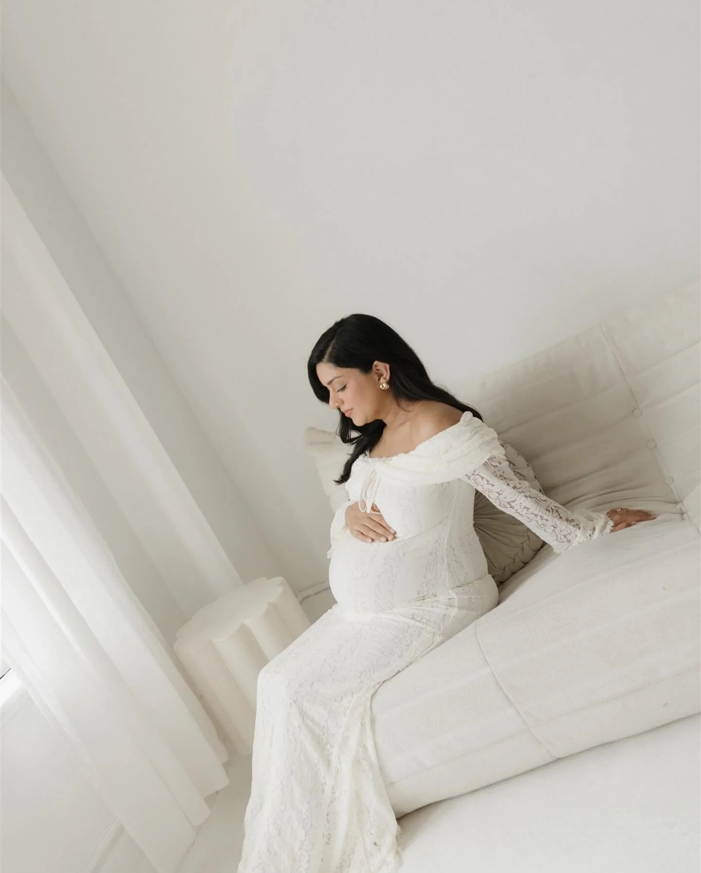 This is your sign to book the studio for your maternity photos 💫 

#chilliwackphotographer #fraservalleyphotographer #abbotsfordphotographer #bcphotographer