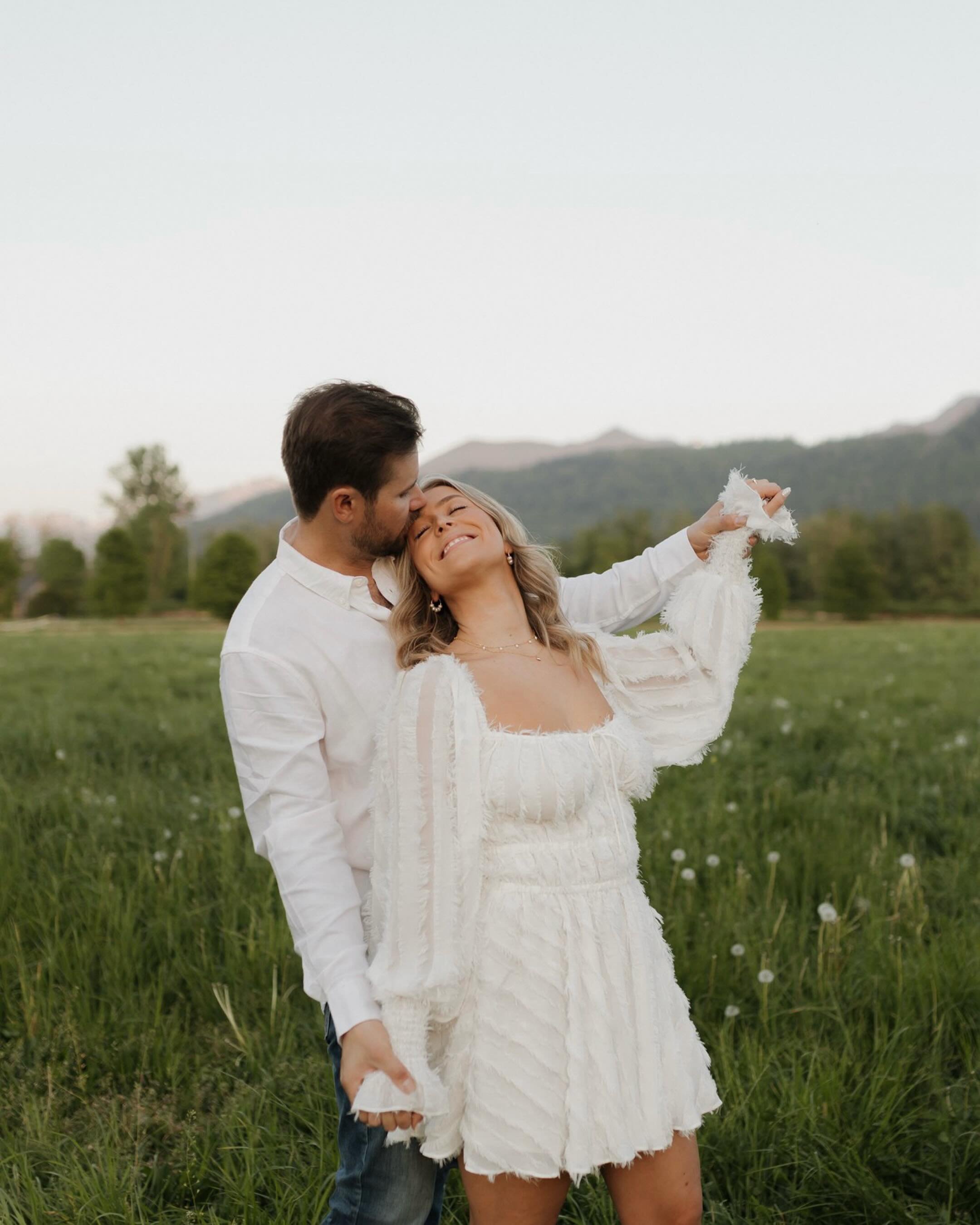 This engagement session will live rent free in my head forever 😍 This is also your sign to bring multiple outfits and let your personality shine in front of the camera ✨

#kelownaweddingphotographer #kelownaphotographer #okanaganweddingphotographer 