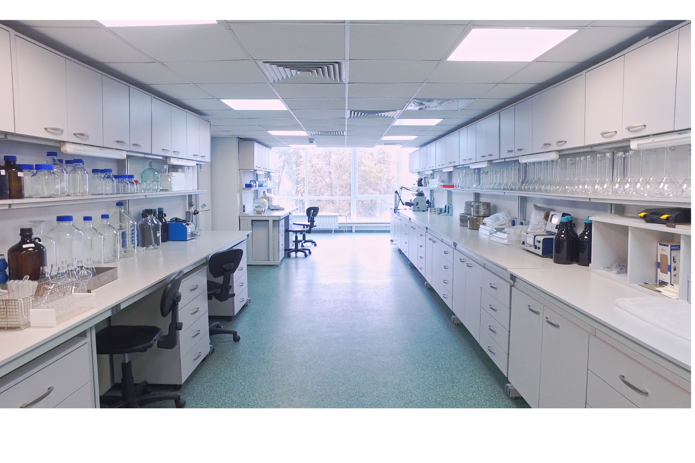 Empty laboratory environment representing early-stage IVD feasibility assessment and independent technical review.