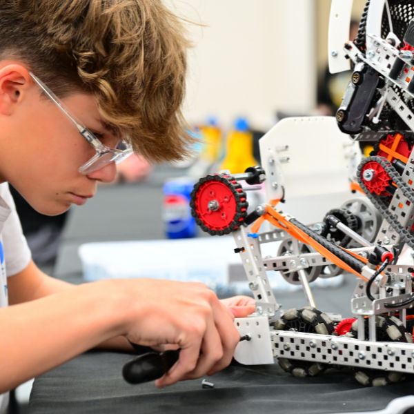 Building Florida’s Engineering Pipeline One Robot at a Time