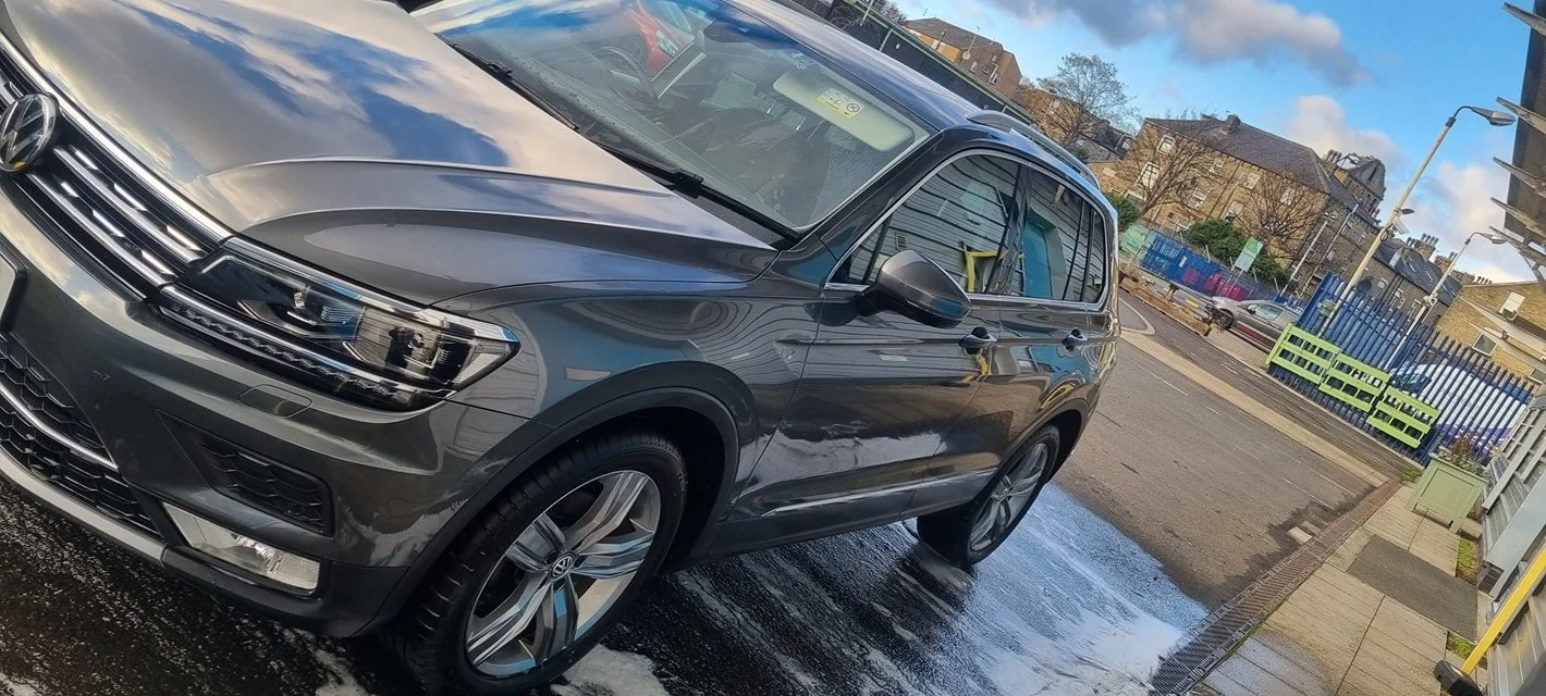 JLN Car Valeting based in Halifax West Yorkshire covering Halifax, Elland, Brighouse, Mirfield, Huddersifeld, Cleakheaton, Todmorden, Hebden Bridge