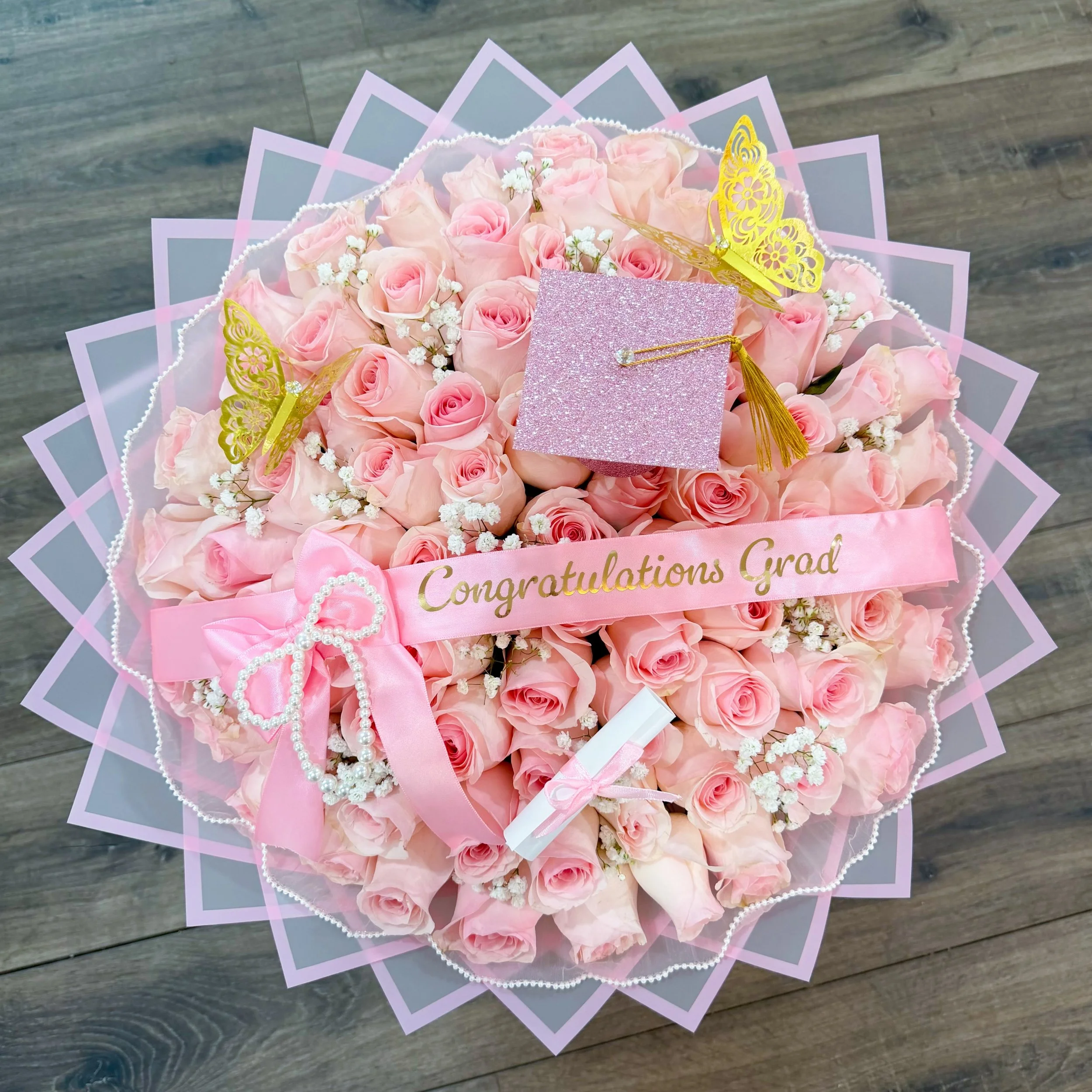 Graduation Bouquets Available🎓👩&zwj;🎓📜

#congratsgrad #congrats #diploma #graduate #fypage