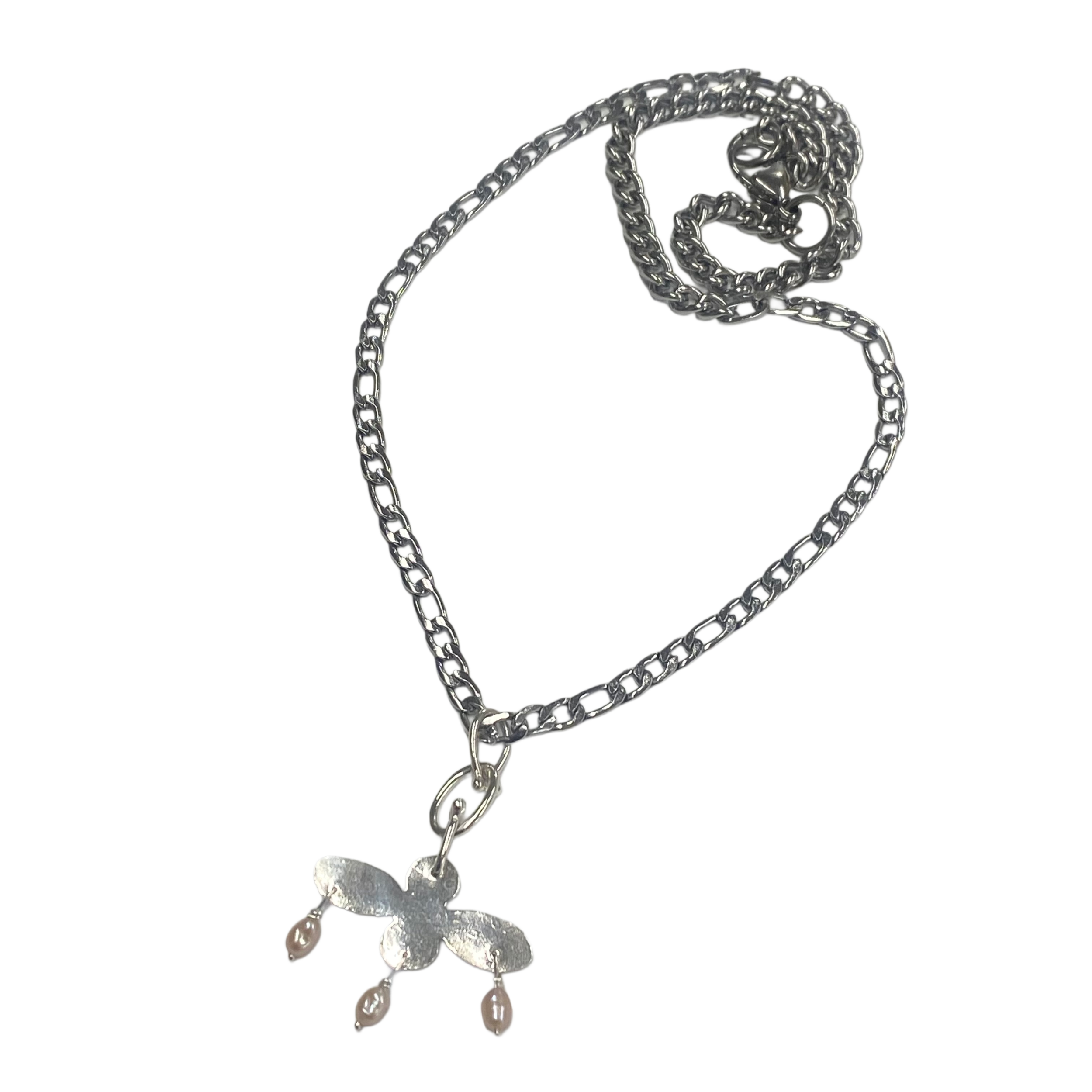 “clover&pearl” necklace