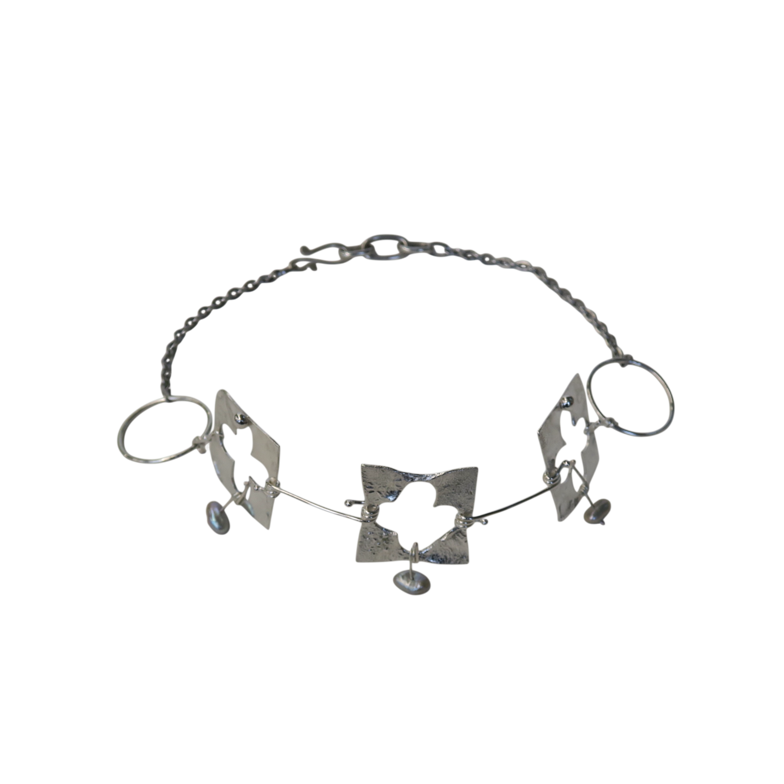 "brace" choker